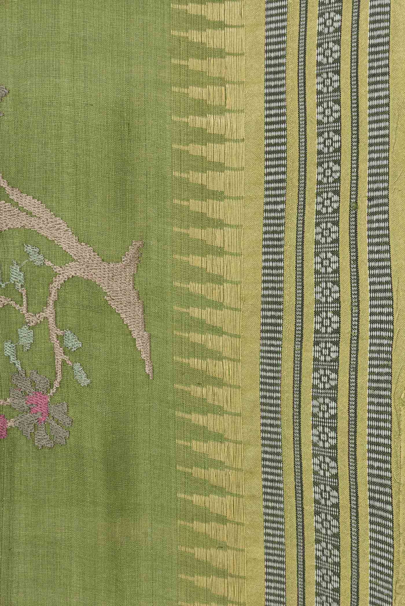 Border image of Green Dual Tone Tussar Saree with Plain Body and Fancy Border