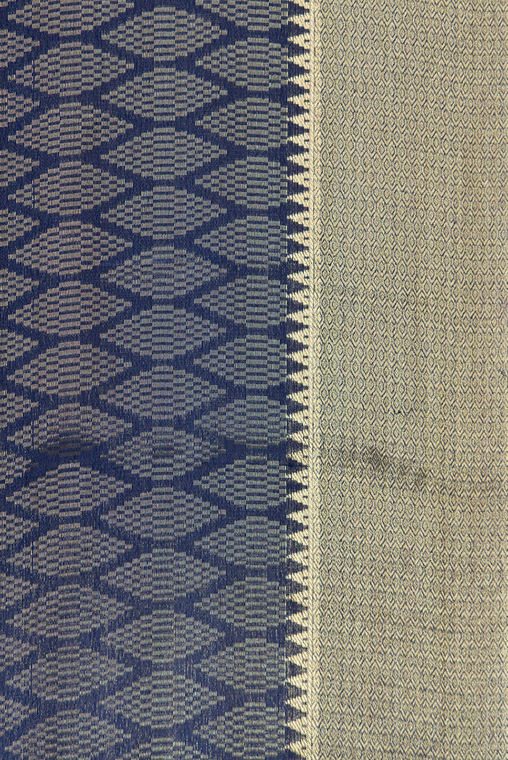 Border image of Royal Blue Dual Tone Georgette Saree with Zari Brocade on the body and Zari Border. 