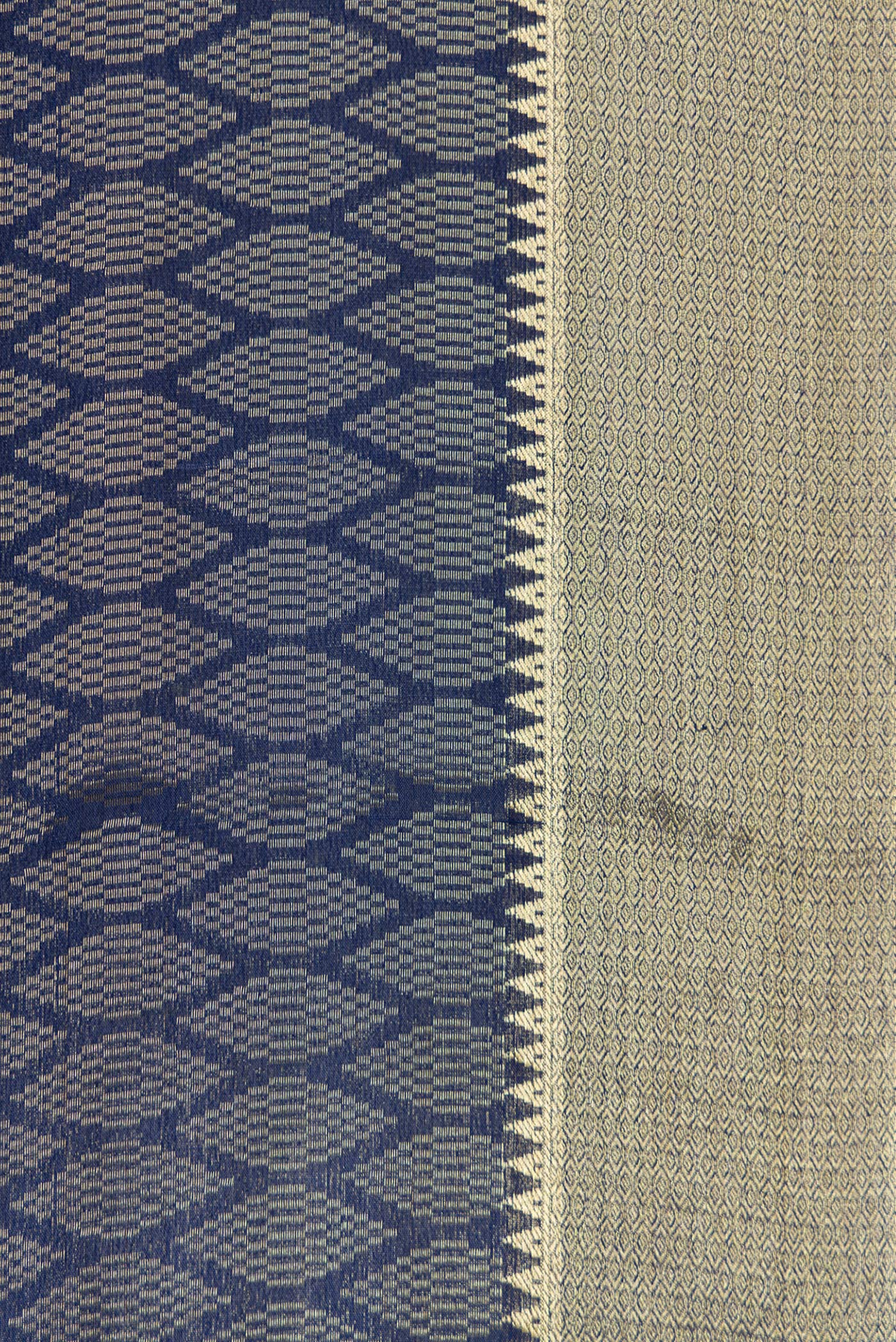 Border image of Royal Blue Dual Tone Georgette Saree with Zari Brocade on the body and Zari Border. 