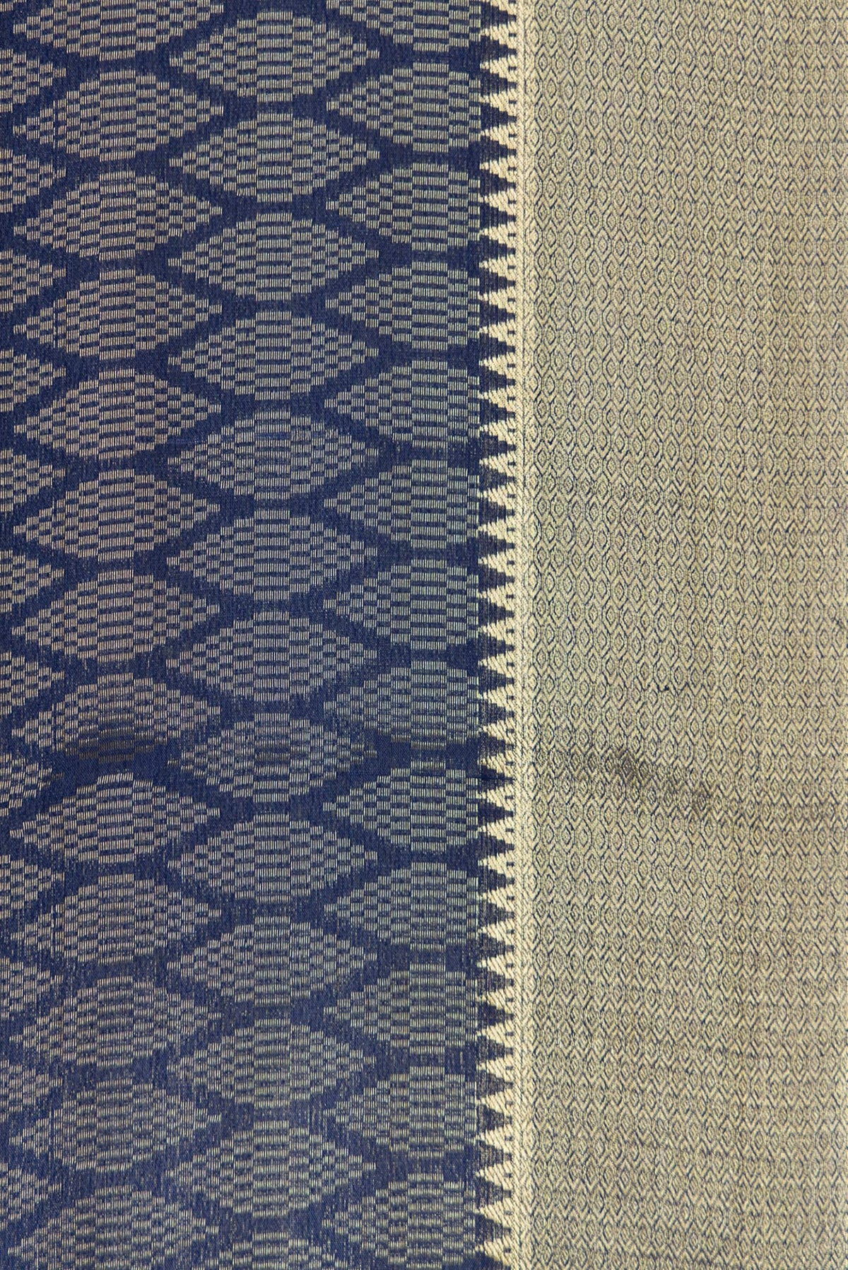 Border image of Royal Blue Dual Tone Georgette Saree with Zari Brocade on the body and Zari Border. 