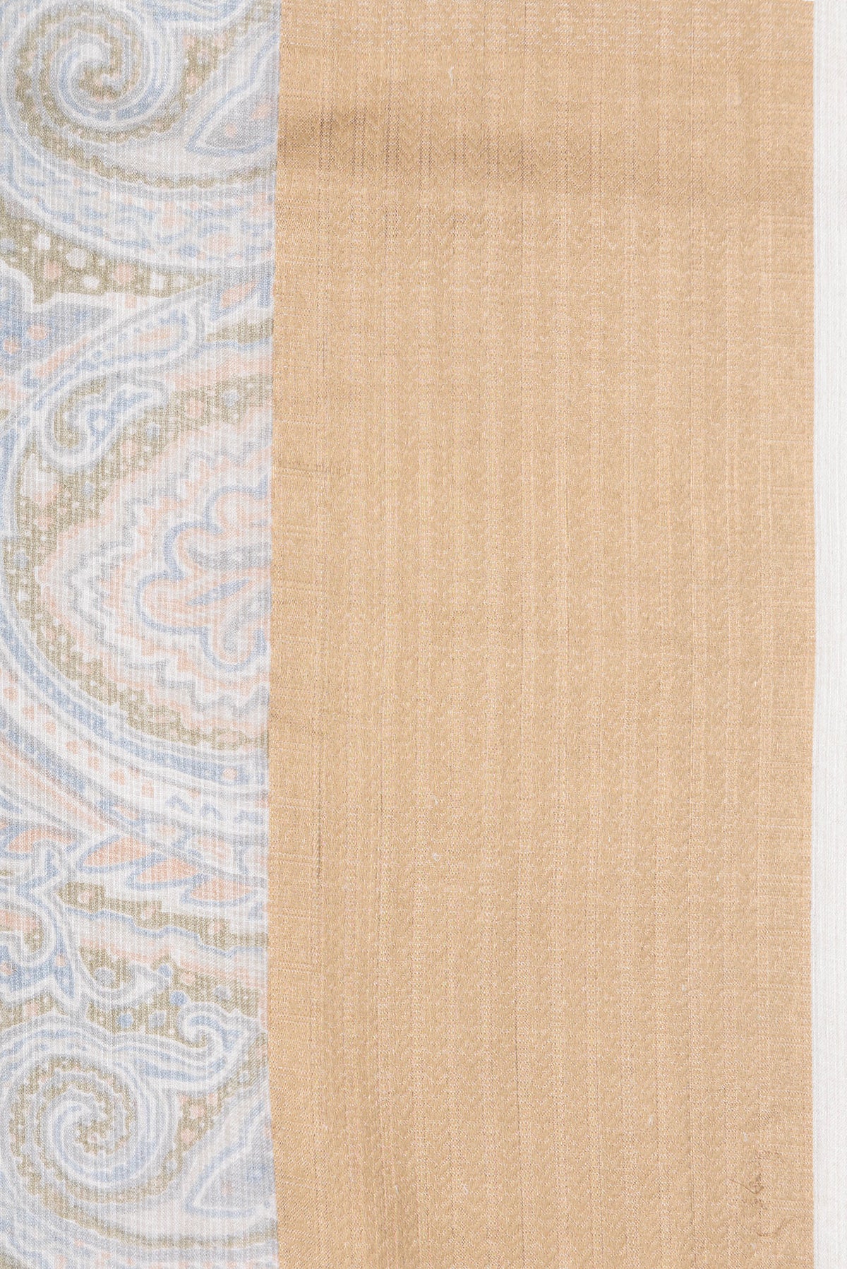 Border image of Grey Dual Tone Kota Silk Saree with Printed design on the body and Zari Border. 