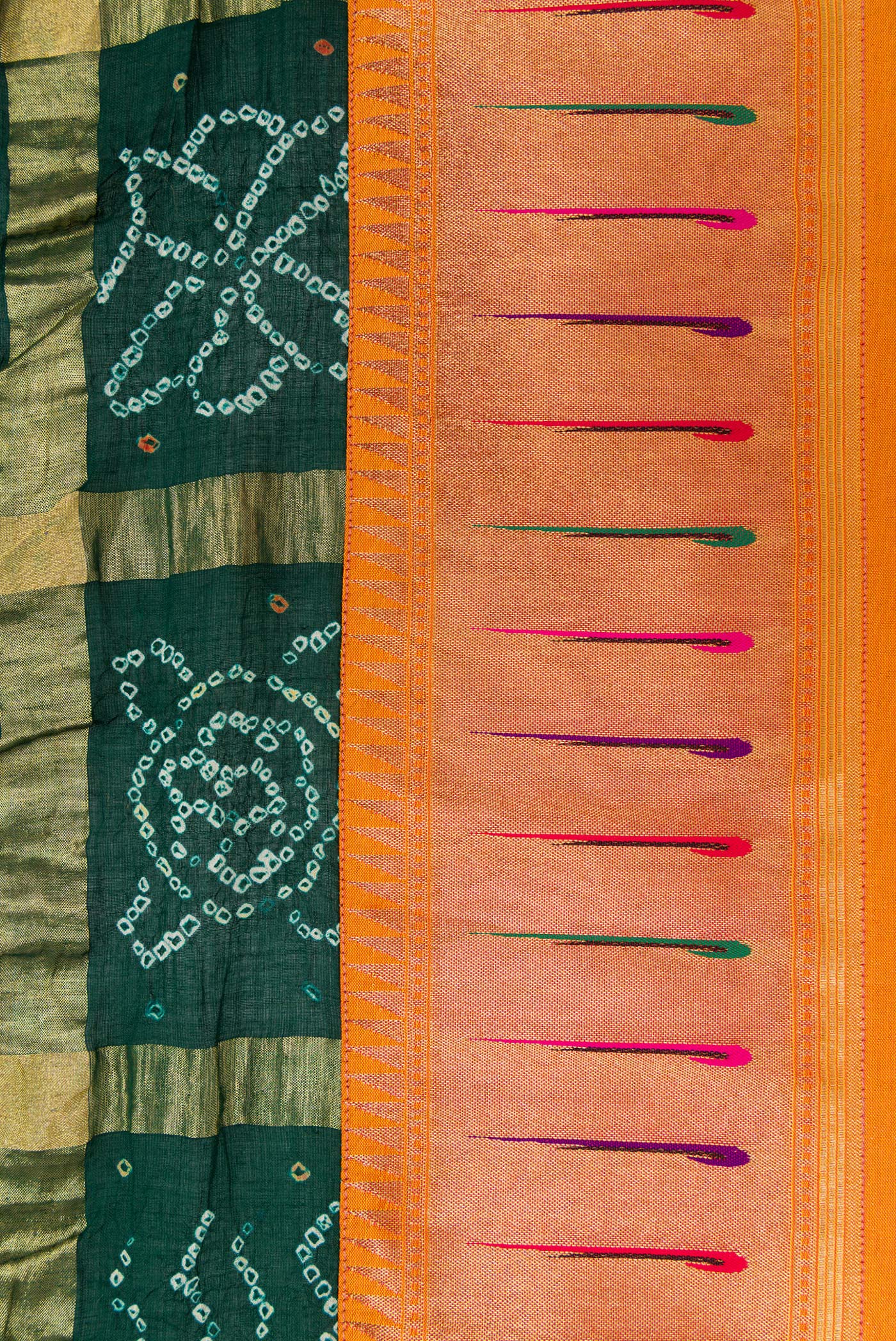 Border image of Bottle Green Dual Tone Bandhani Silk Saree with Bandhani Print on the body and Paithani Border. 