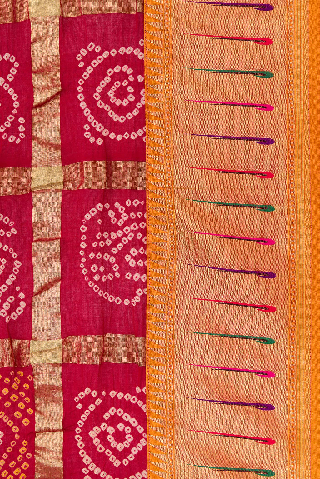 Border image of Maroon Dual Tone Bandhani Georgette Saree with Bandhani Print on the body and Paithani Border. 