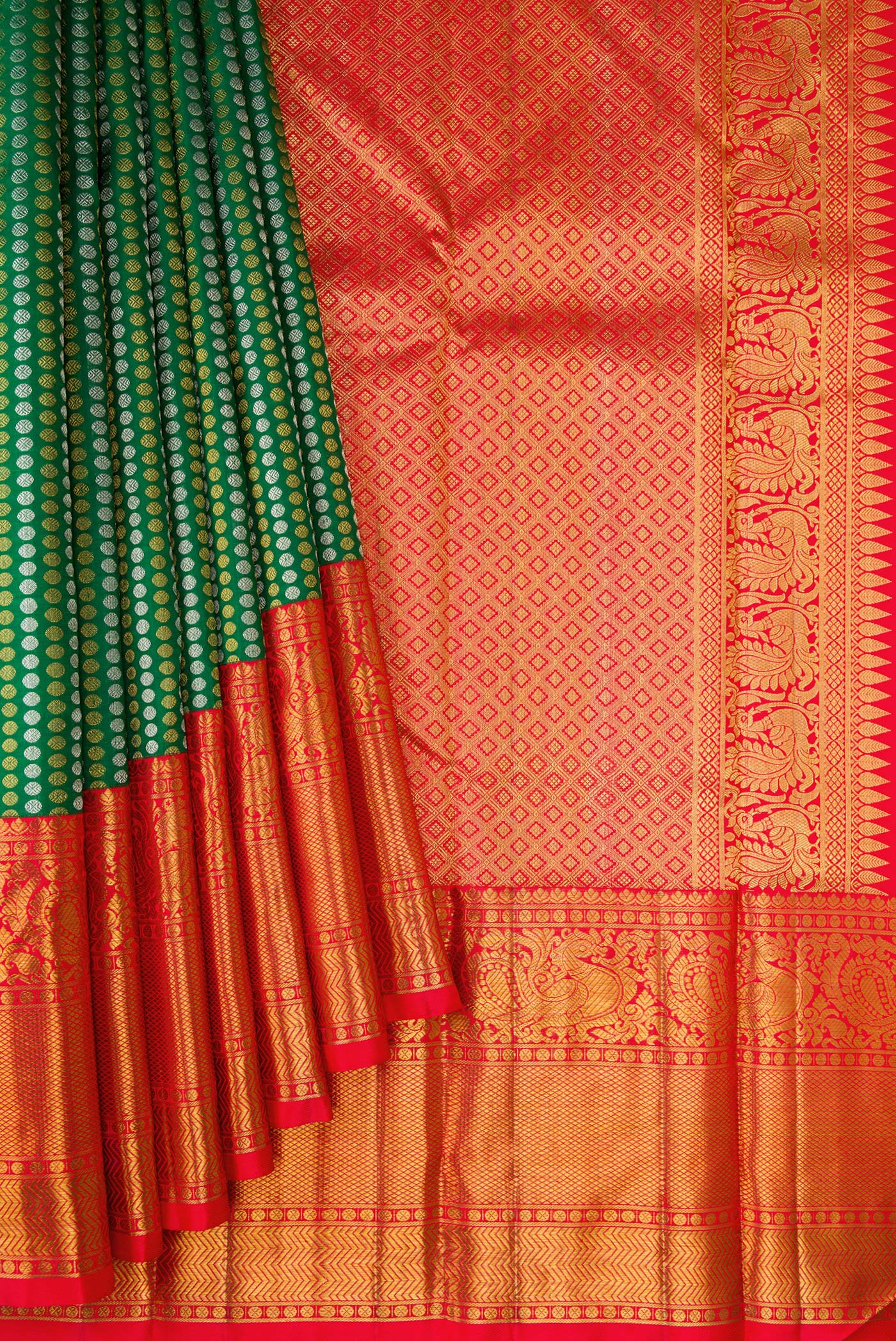 Pleats and pallu of Green Kanjivaram Silk Saree with Zari Brocade on the body and Zari Border. 