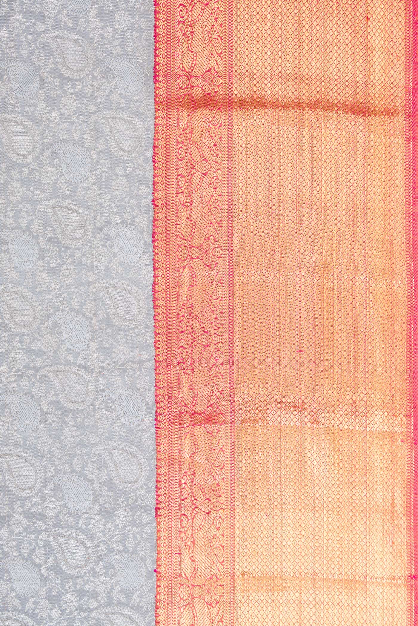 Border image of Grey Dual Tone Kanchipuram Silk Saree with Jacquard With Zari Butta on the body and Zari Border. 