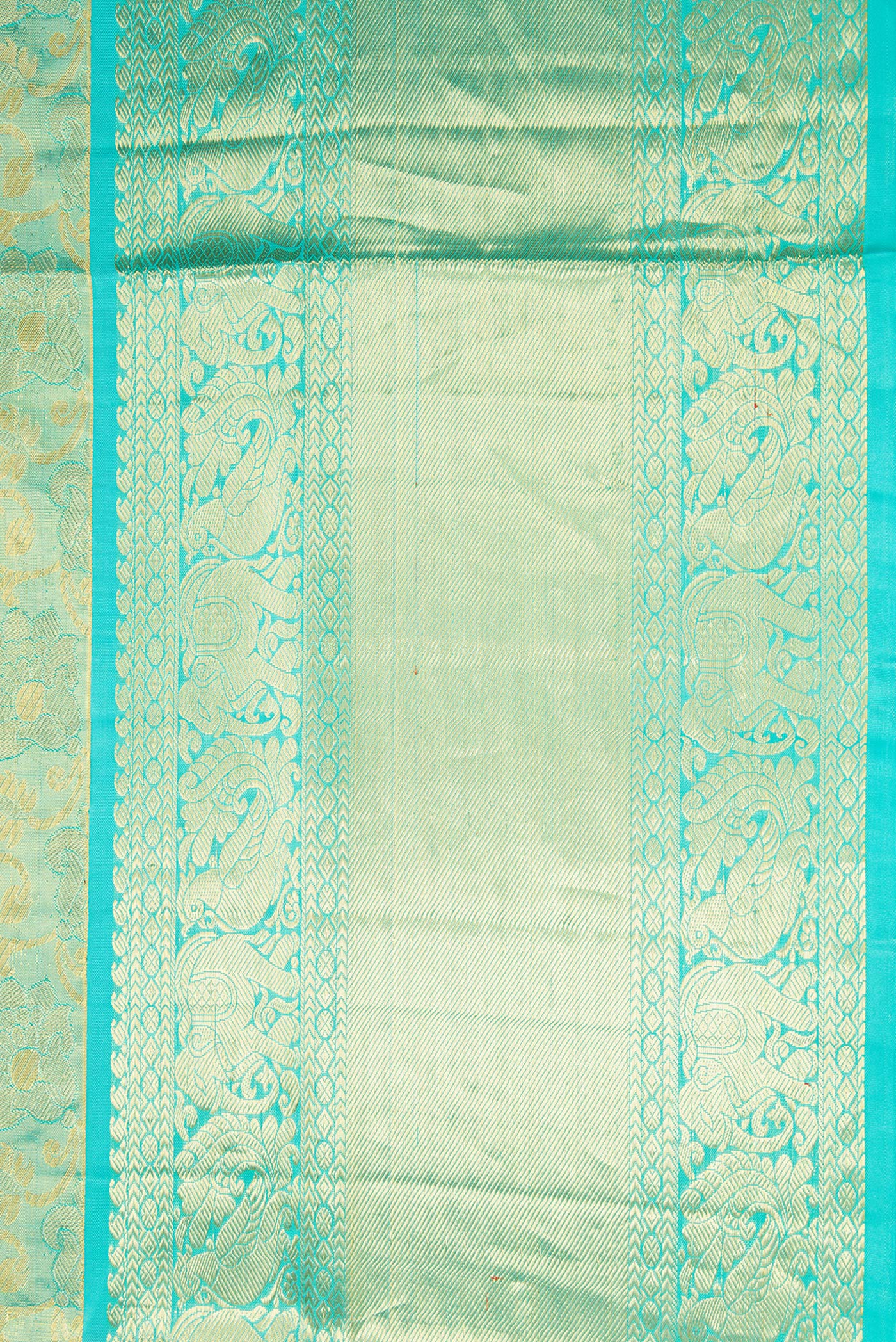 Border image of Sky Blue Dual Tone Kanchipuram Tissue Silk Saree with Zari Brocade on the body and Zari Border. 