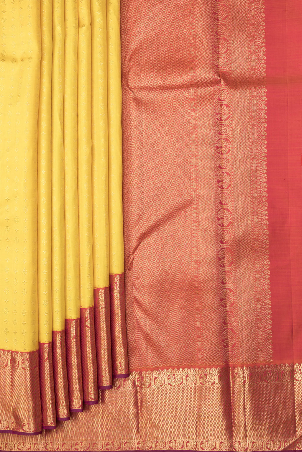 Pleats and pallu of Yellow Dual Tone Kanjivaram Silk Saree with Zari Brocade on the body and Zari Border. 