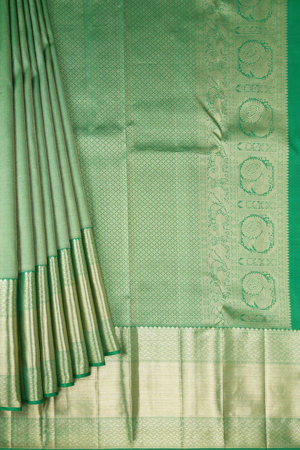 Pleats and pallu of Pista Green Dual Tone Kanchipuram Silk Saree with Zari Brocade on the body and Zari Border. 