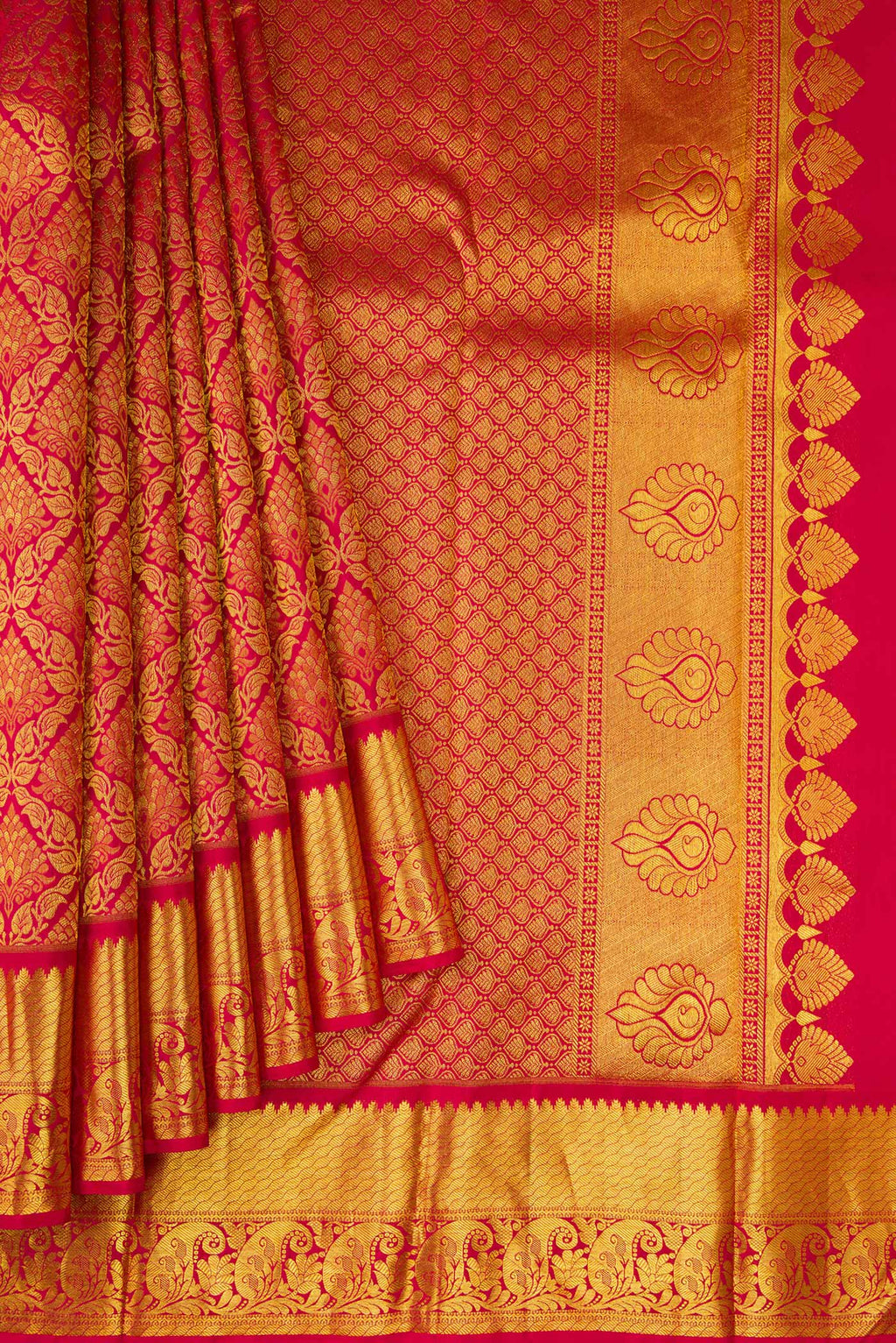 Pleats and pallu of Maroon Dual Tone Kanjivaram Silk Saree with Zari Brocade on the body and Zari Border. 