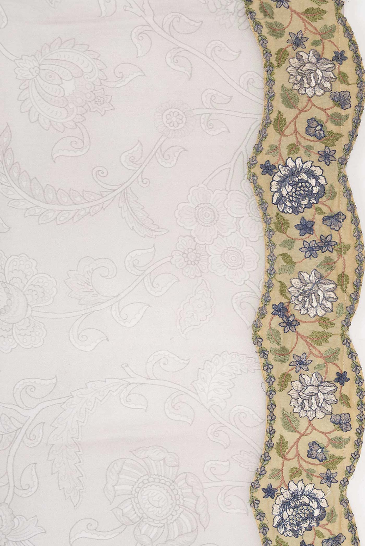 Border image of Grey Dual Tone Organza Silk Saree with Printed design on the body and Embroidery Border. 
