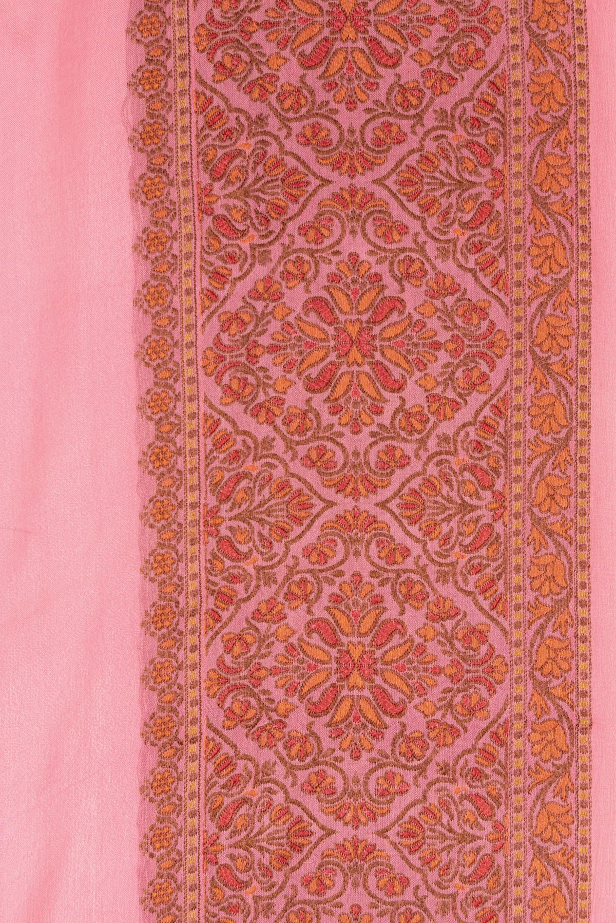 Border image of Pink Dual Tone Mysore Georgette Saree with Plain Body and Thread Border. 