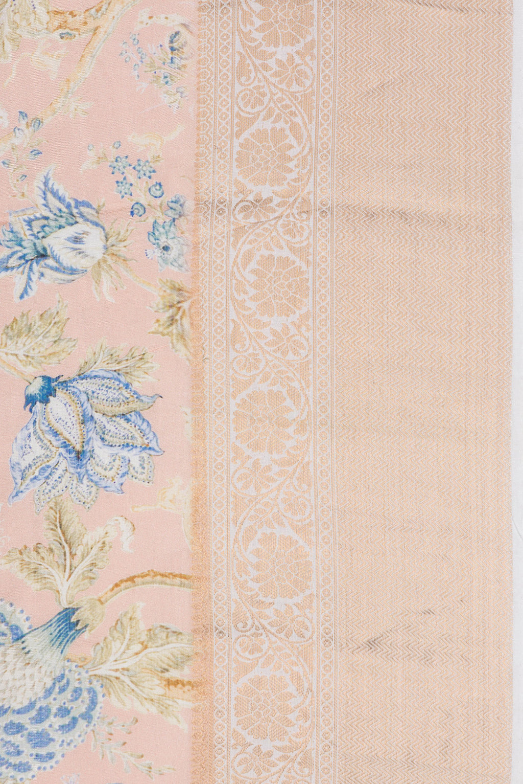 Border image of Peach Dual Tone Kanchipuram Silk Saree with Printed design on the body and Zari Border. 