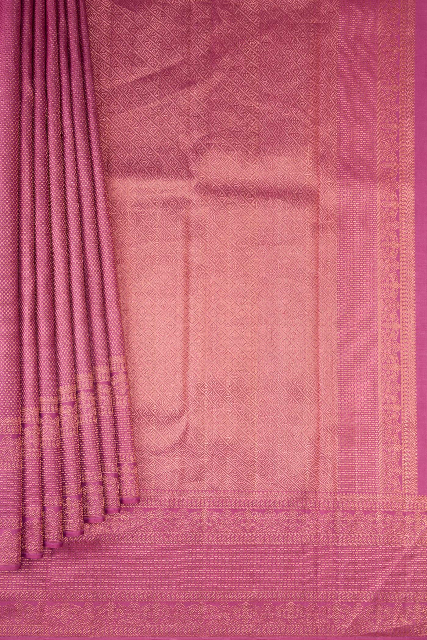 Pleats and pallu of Pink Dual Tone Kanjivaram Silk Saree with Zari Brocade on the body and Fancy Border. 