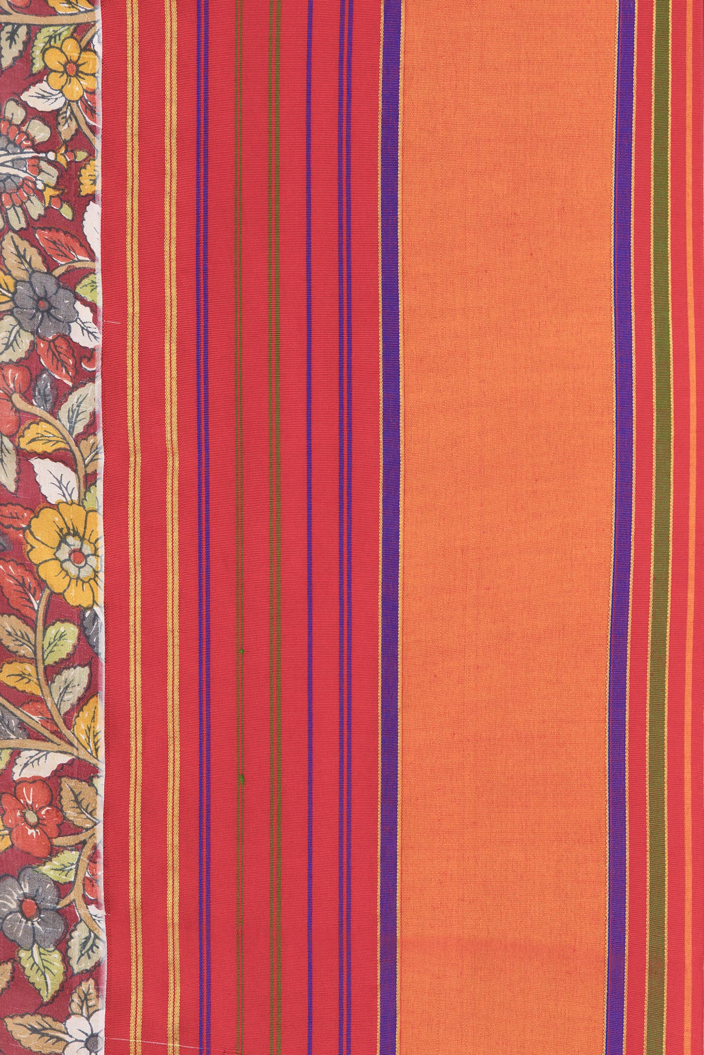 Border image of Maroon Dual Tone Kanjivaram Silk Saree with kalamkari Print on the body and Zari And Thread Border. 
