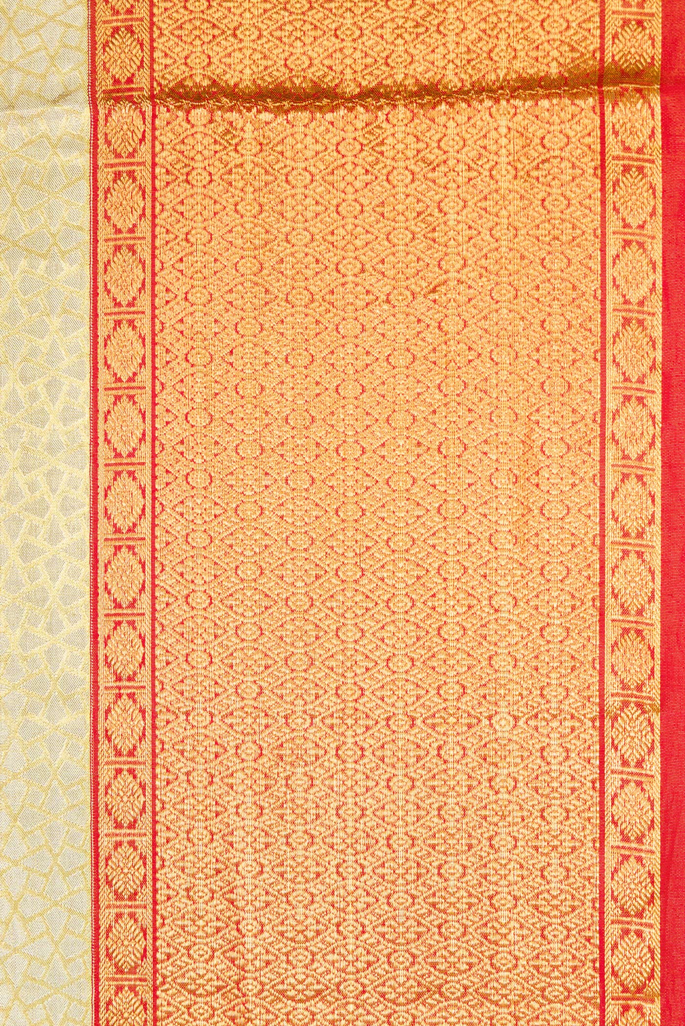 Border image of Gold Dual Tone Kanchipuram Tissue Silk Saree with Zari Brocade on the body and Zari Border. 