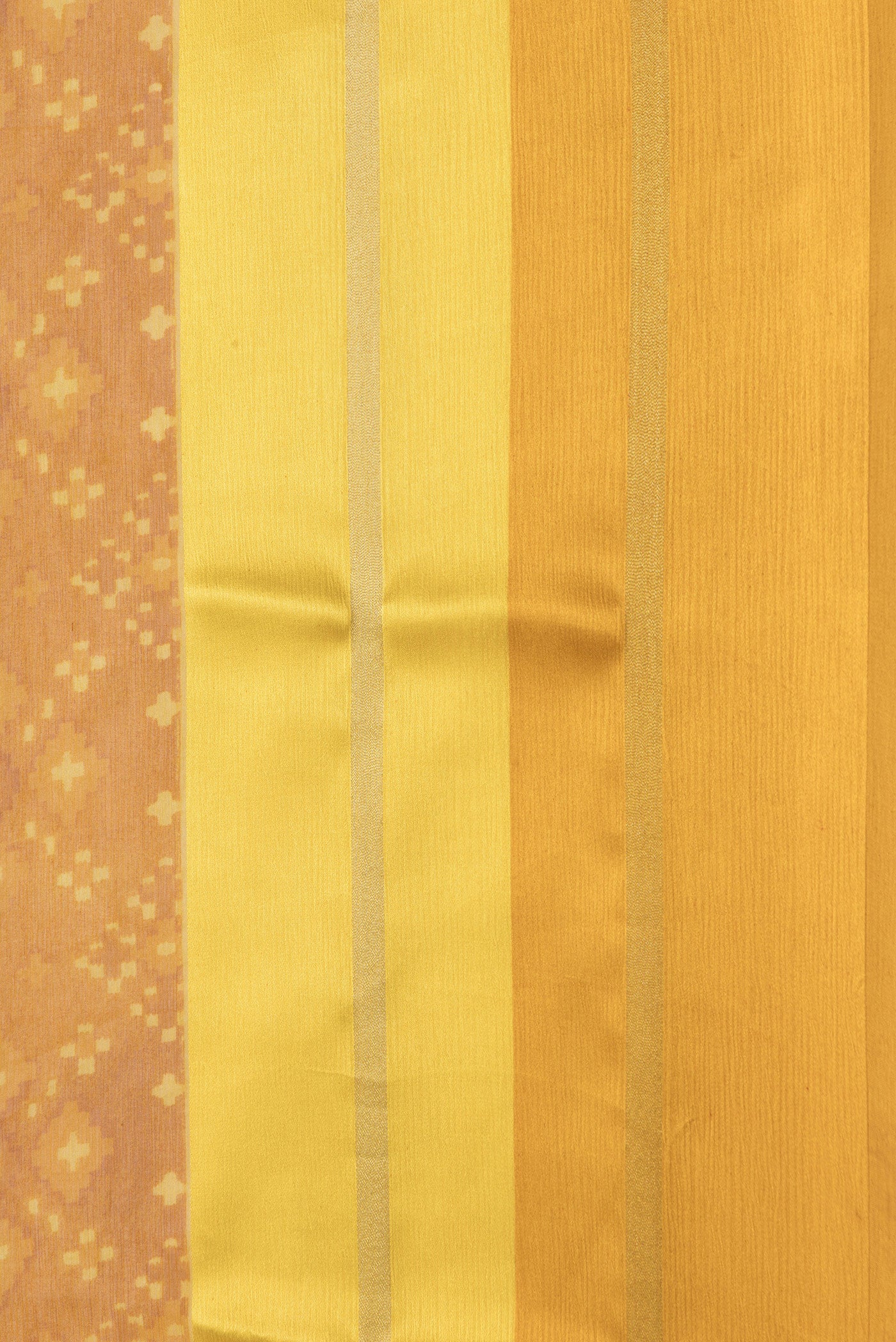 Border image of Mustard Dual Tone Mysore Chiffon Saree with Printed design on the body and Plain Border. 