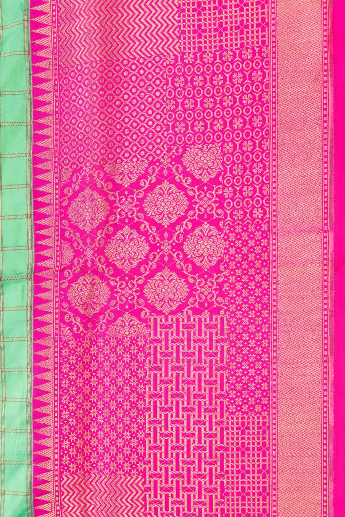 Border image of Pure Silk Pure Zari Parrot Green Dual Tone Banarasi Saree with Checked design on the body and Zari Border