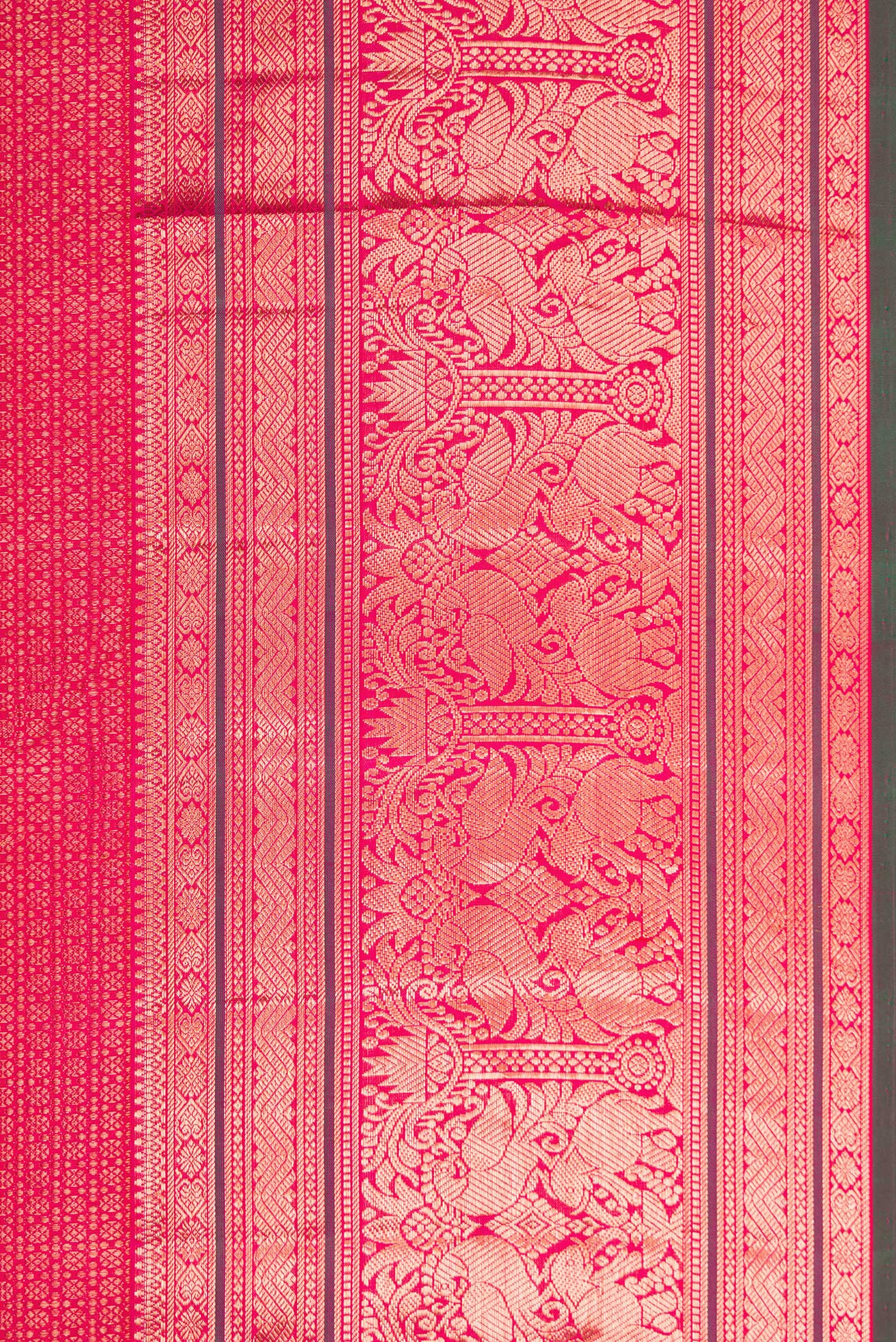 Border image of Pink Dual Tone Kanchipuram Silk Saree with Zari Brocade on the body and Zari Border. 