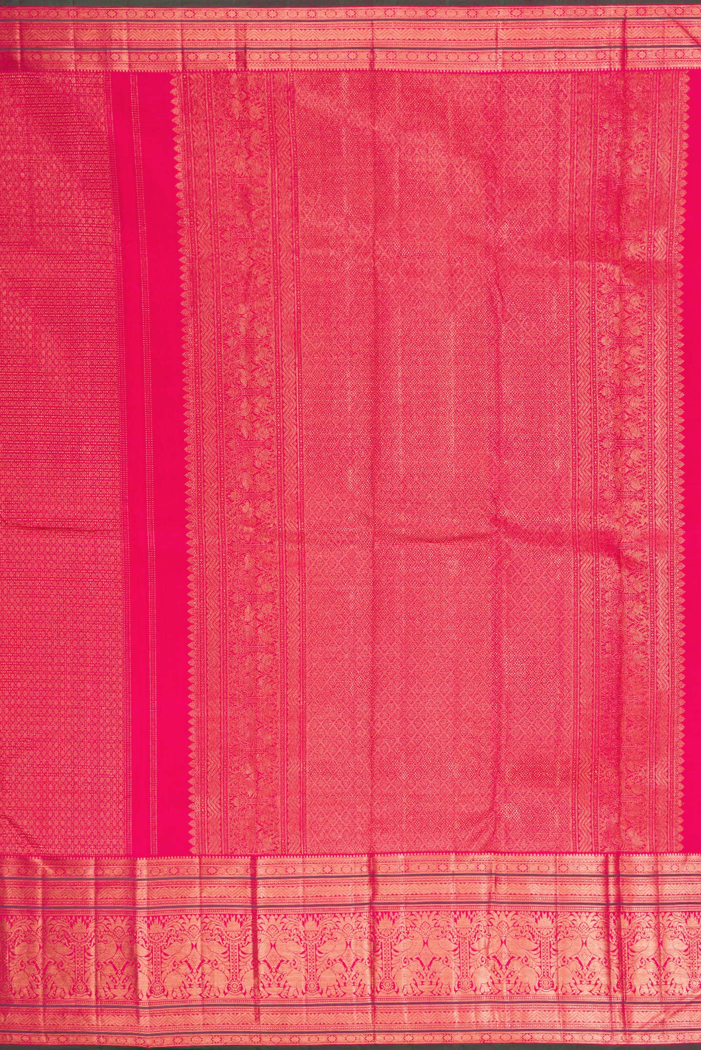 Close up image of the pallu of Pink Dual Tone Kanchipuram Silk Saree with Zari Brocade on the body and Zari Border. 