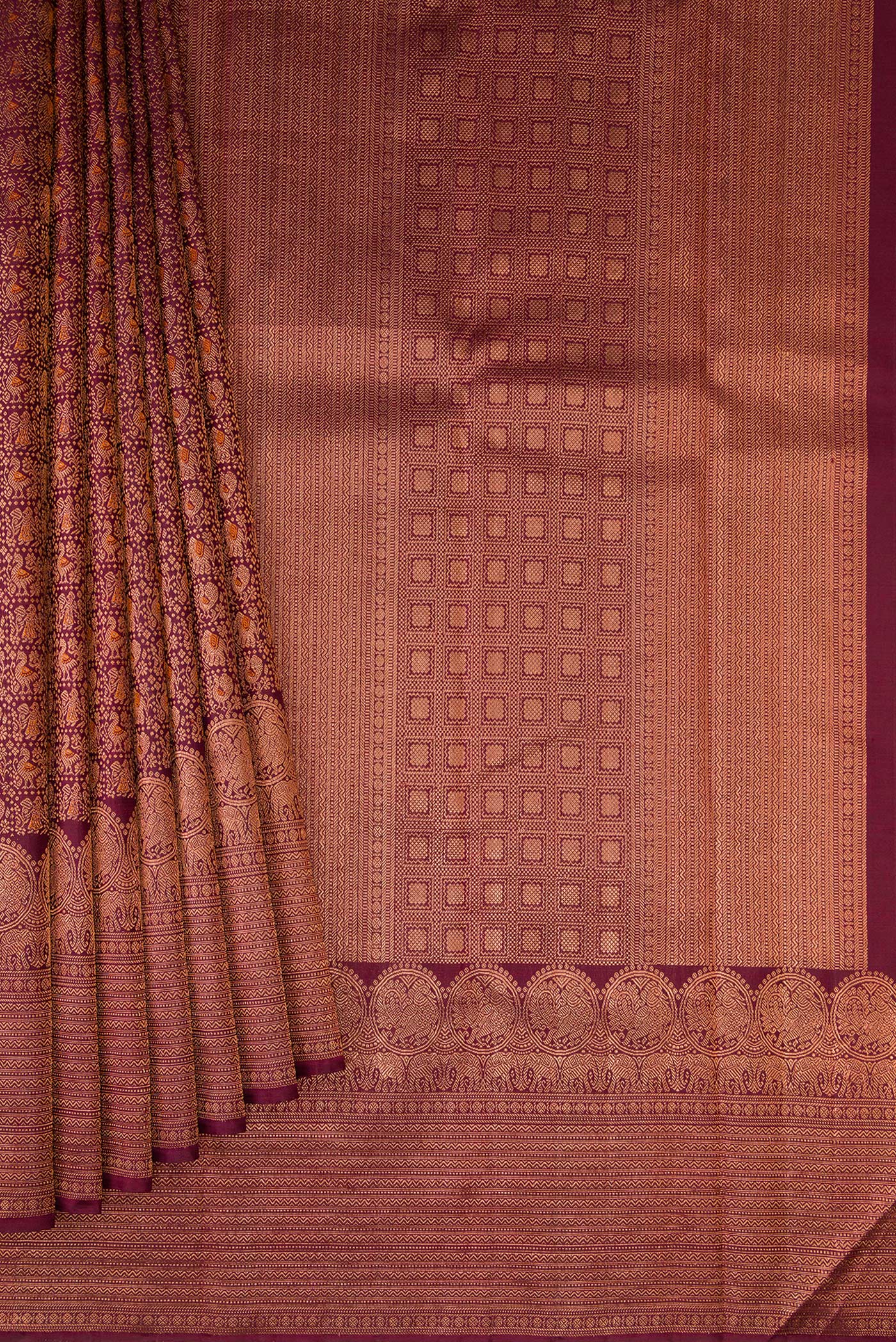 Pleats and pallu of Coffee Brown Dual Tone Kanchipuram Silk Saree with Zari Brocade on the body and Fancy Border. 