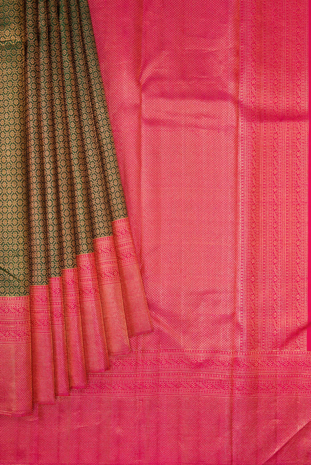 Pleats and pallu of Bottle Green Dual Tone Kanchipuram Silk Saree with Zari Brocade on the body and Fancy Border. 