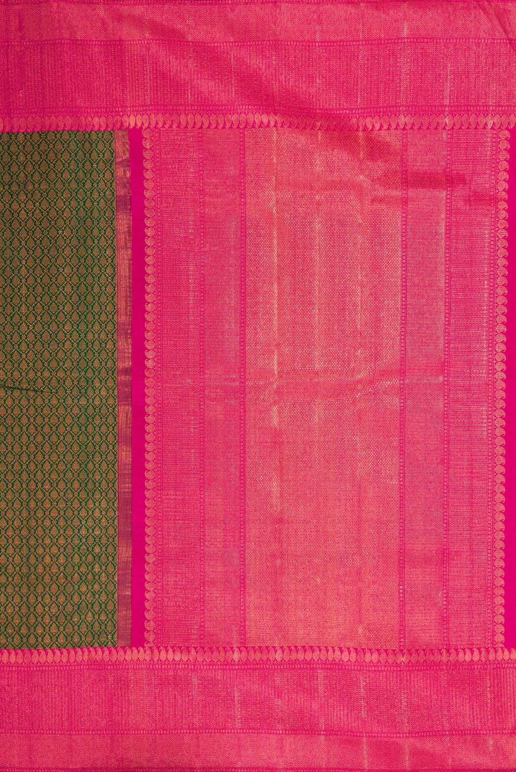Close up image of the pallu of Bottle Green Dual Tone Kanchipuram Silk Saree with Zari Brocade on the body and Zari Border. 