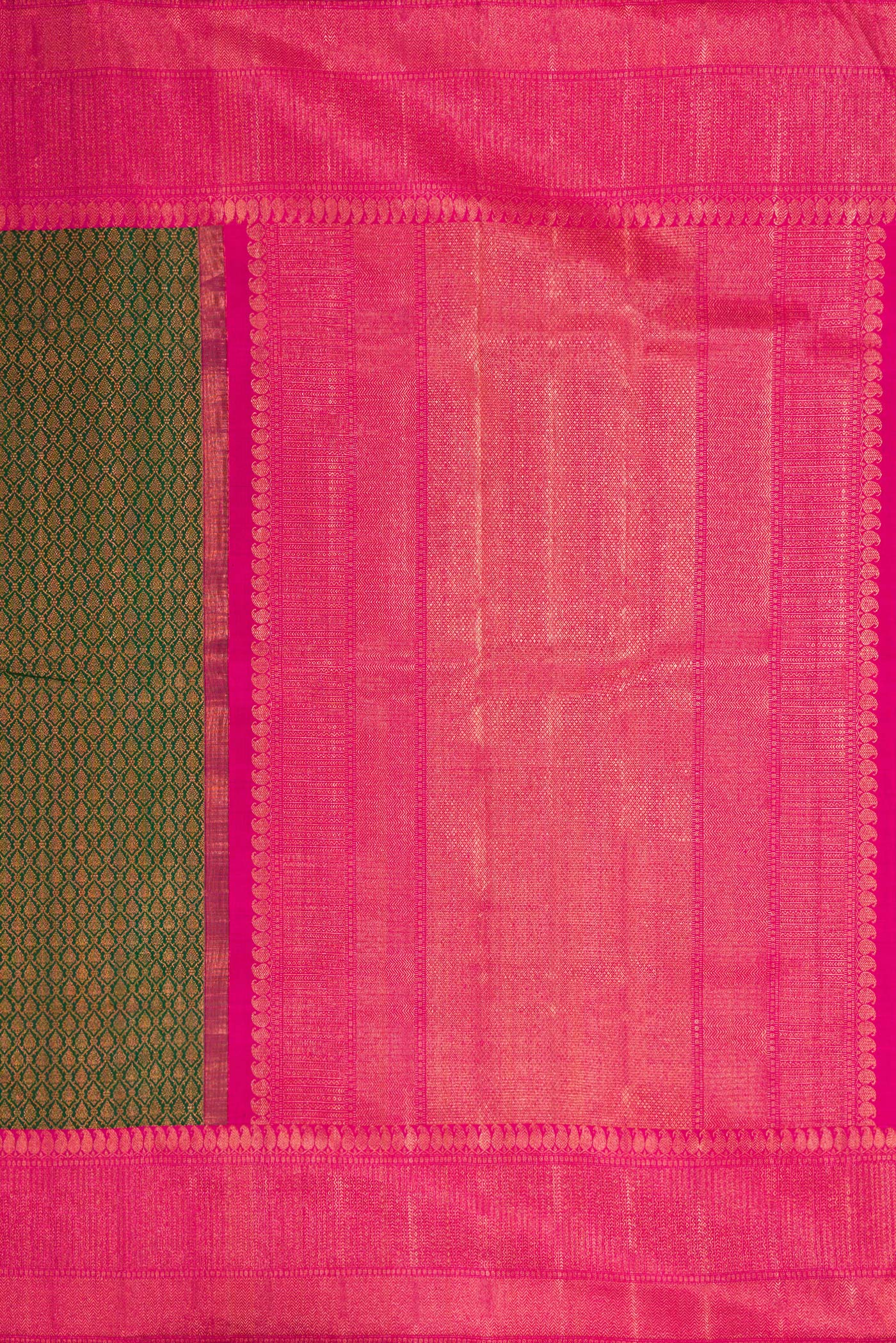 Close up image of the pallu of Bottle Green Dual Tone Kanchipuram Silk Saree with Zari Brocade on the body and Zari Border. 