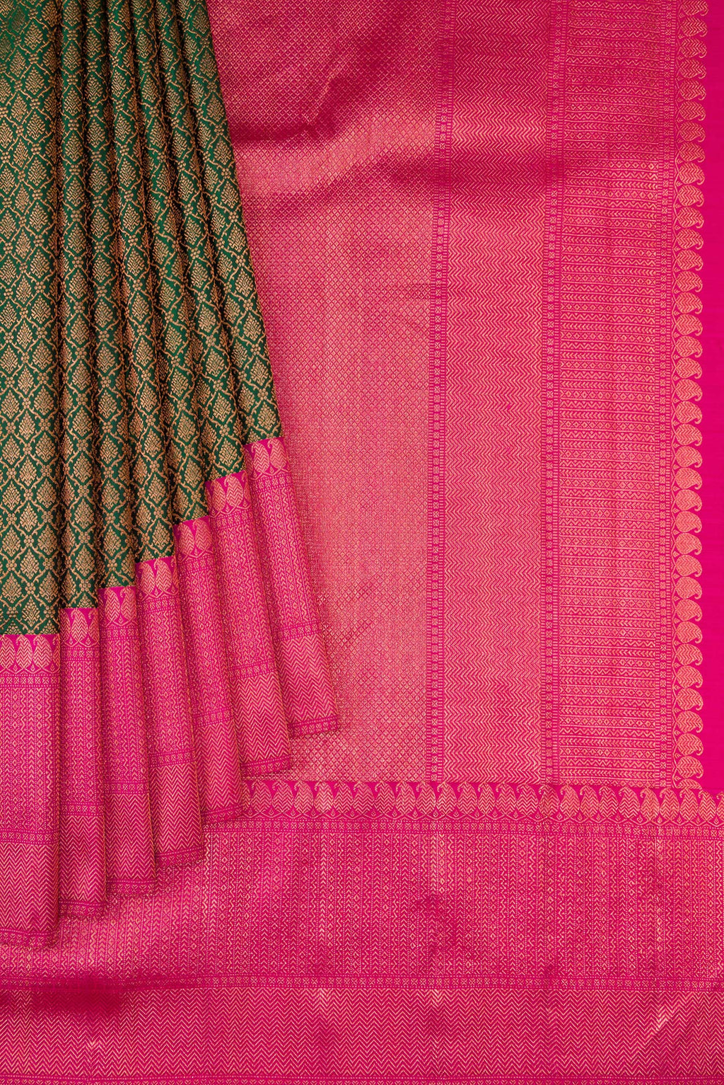 Pleats and pallu of Bottle Green Dual Tone Kanchipuram Silk Saree with Zari Brocade on the body and Zari Border. 