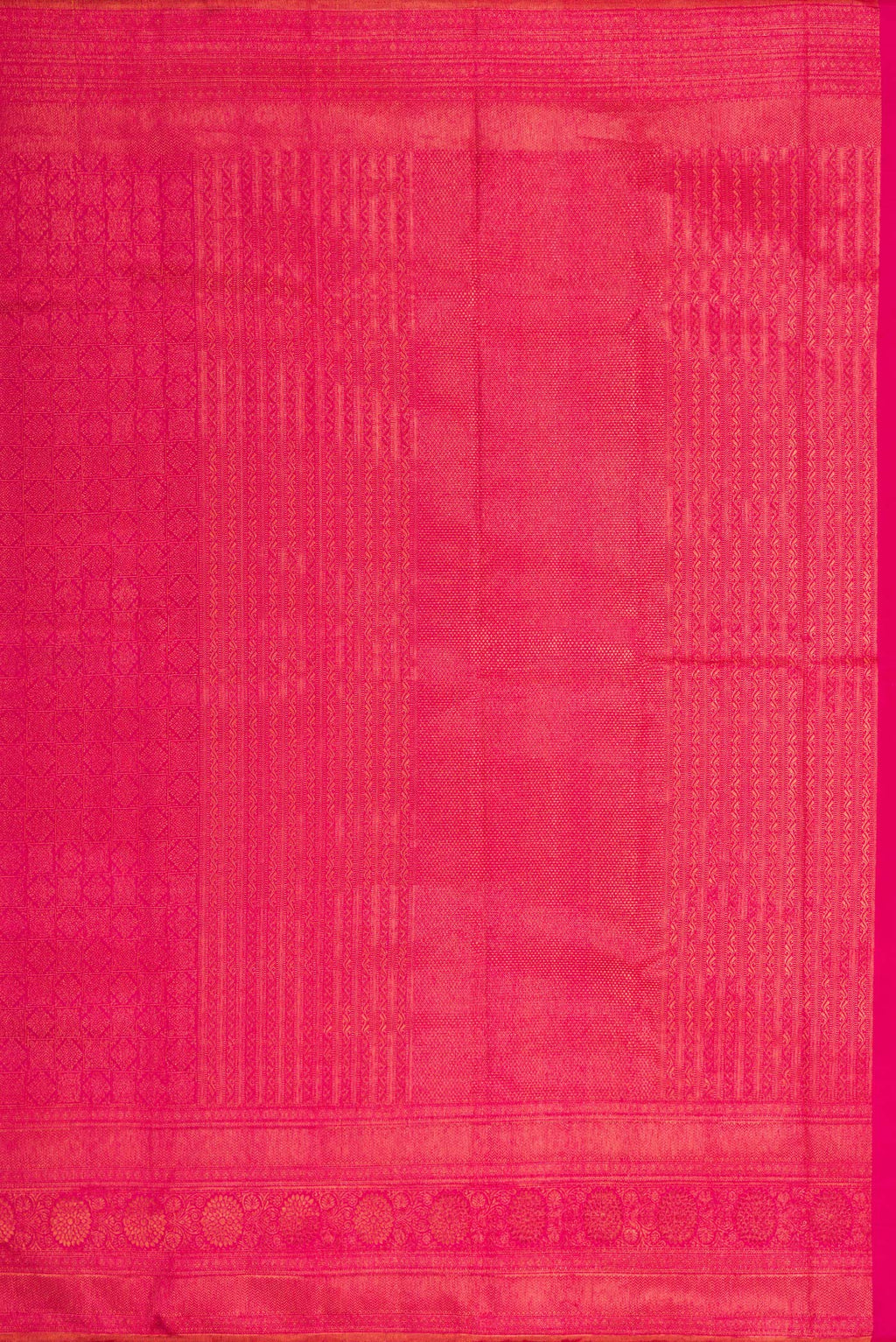 Close up image of the pallu of Pink Dual Tone Kanjivaram Silk Saree with Zari Brocade on the body and Zari Border. 