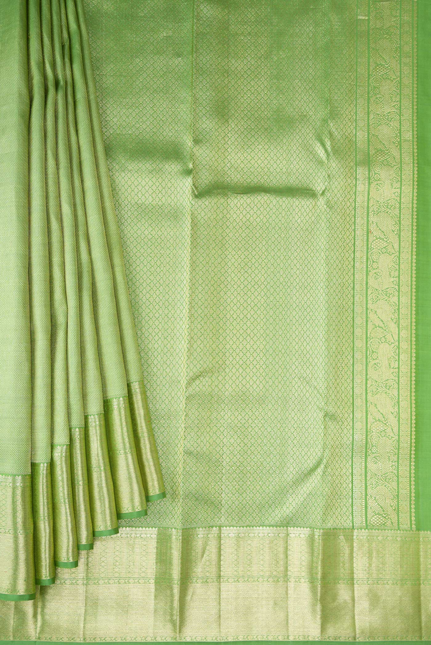 Pleats and pallu of Pista Green Dual Tone Kanchipuram Silk Saree with Zari Brocade on the body and Zari Border. 