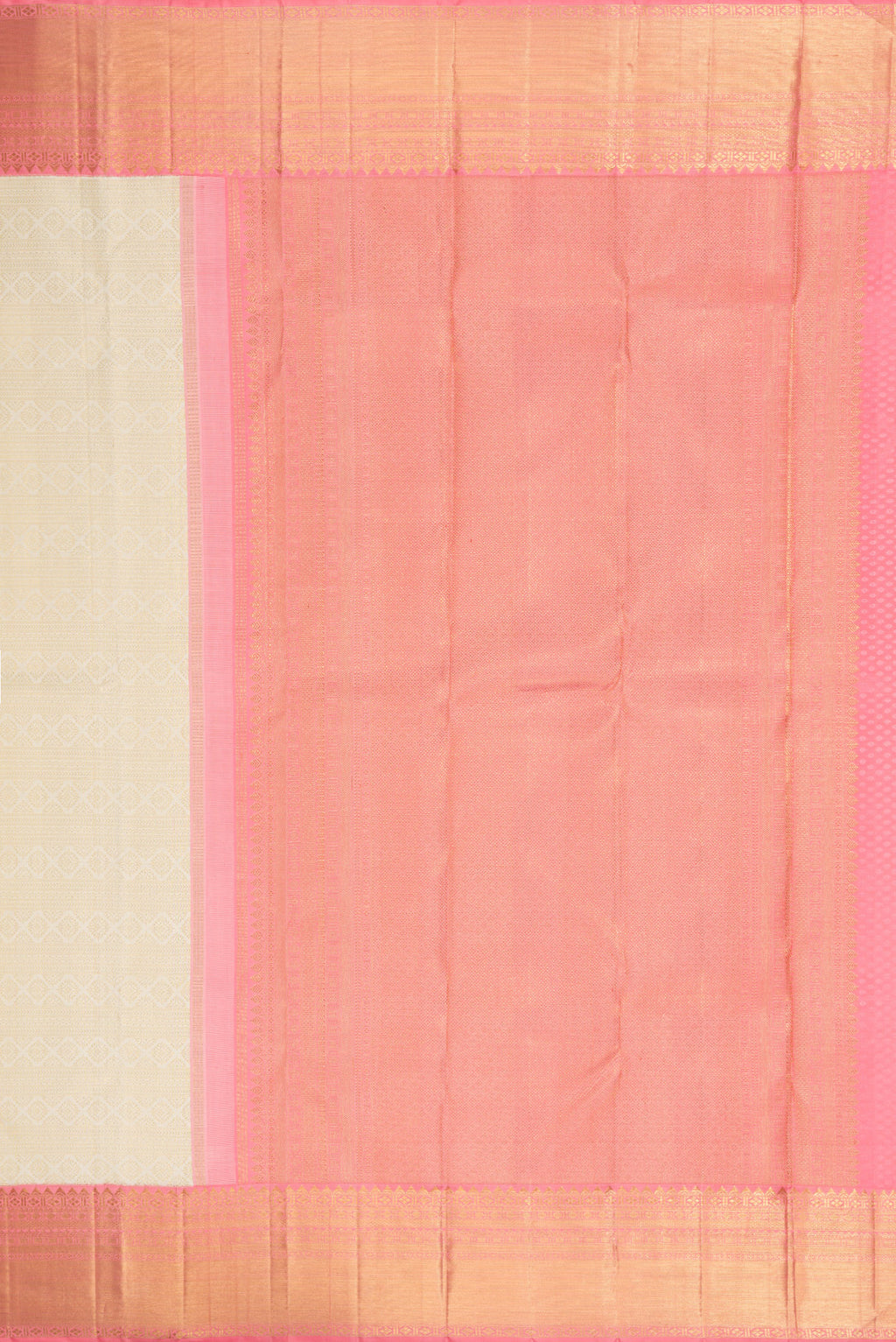 Close up image of the pallu of Pure Silk Pure Zari Off White Dual Tone Kanjivaram Saree with Zari Brocade on the body and Zari Border. 