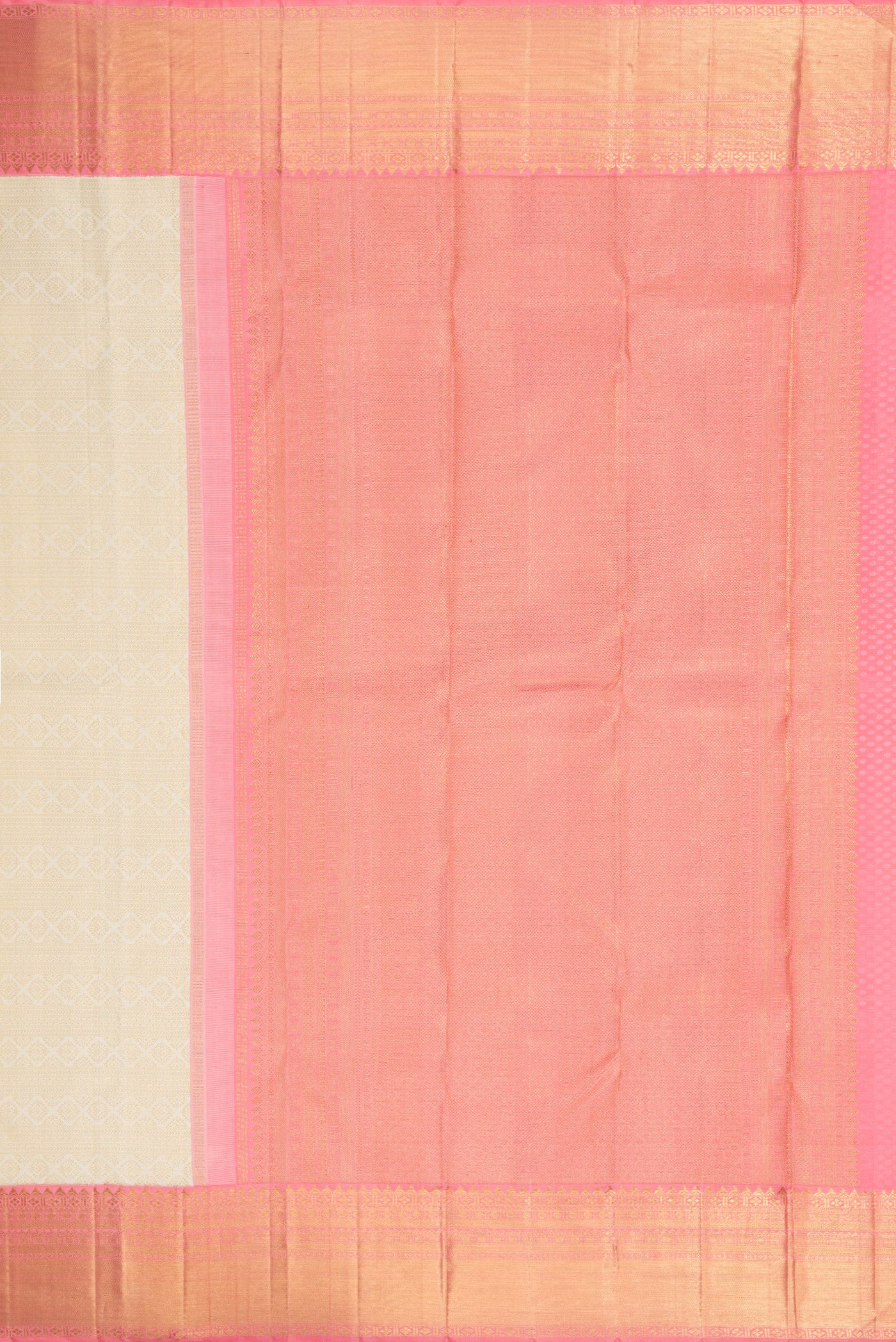 Close up image of the pallu of Pure Silk Pure Zari Off White Dual Tone Kanjivaram Saree with Zari Brocade on the body and Zari Border. 