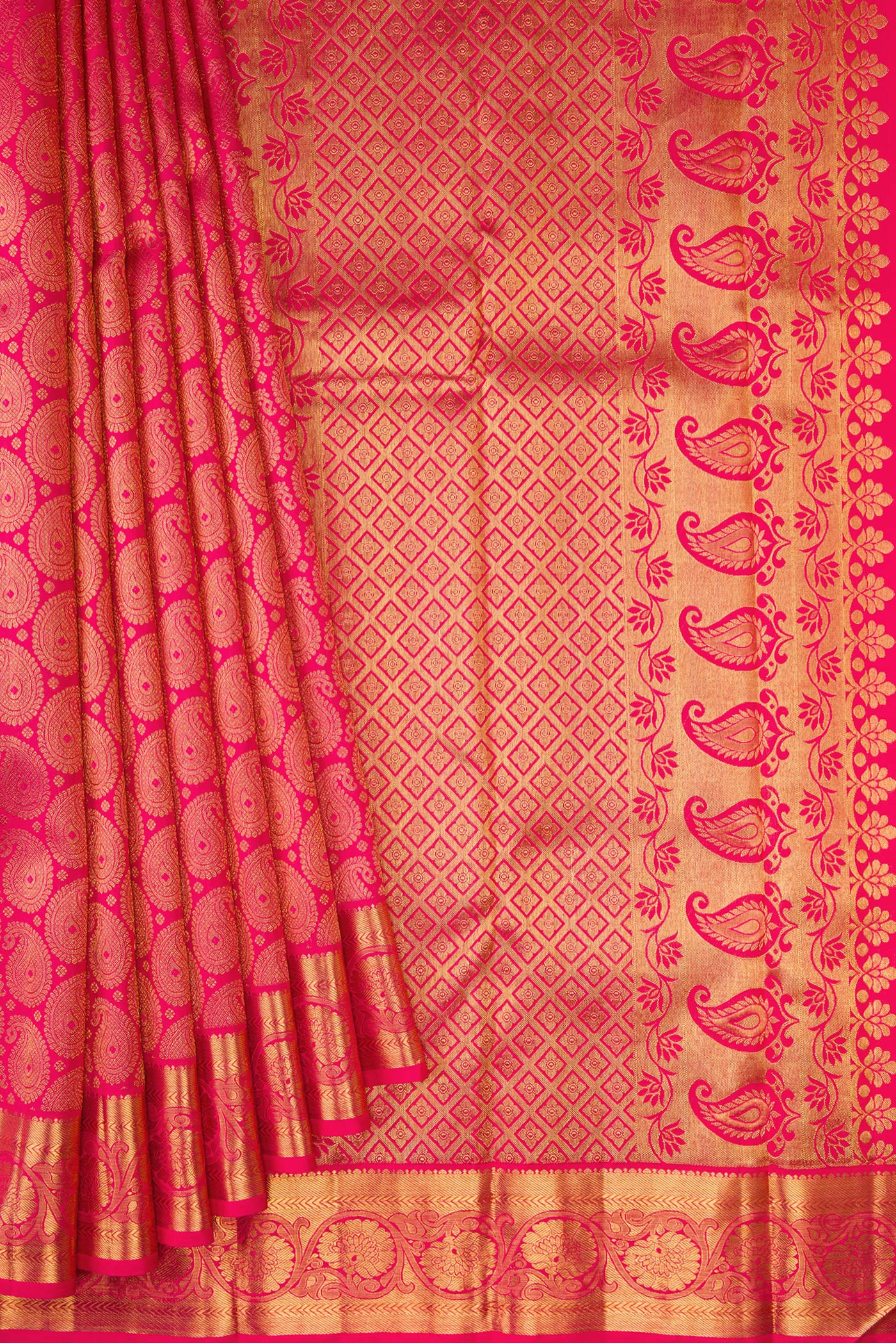 Pleats and pallu of Pure Silk Pure Zari Pink Dual Tone Kanjivaram Saree with Zari Brocade on the body and Zari Border. 