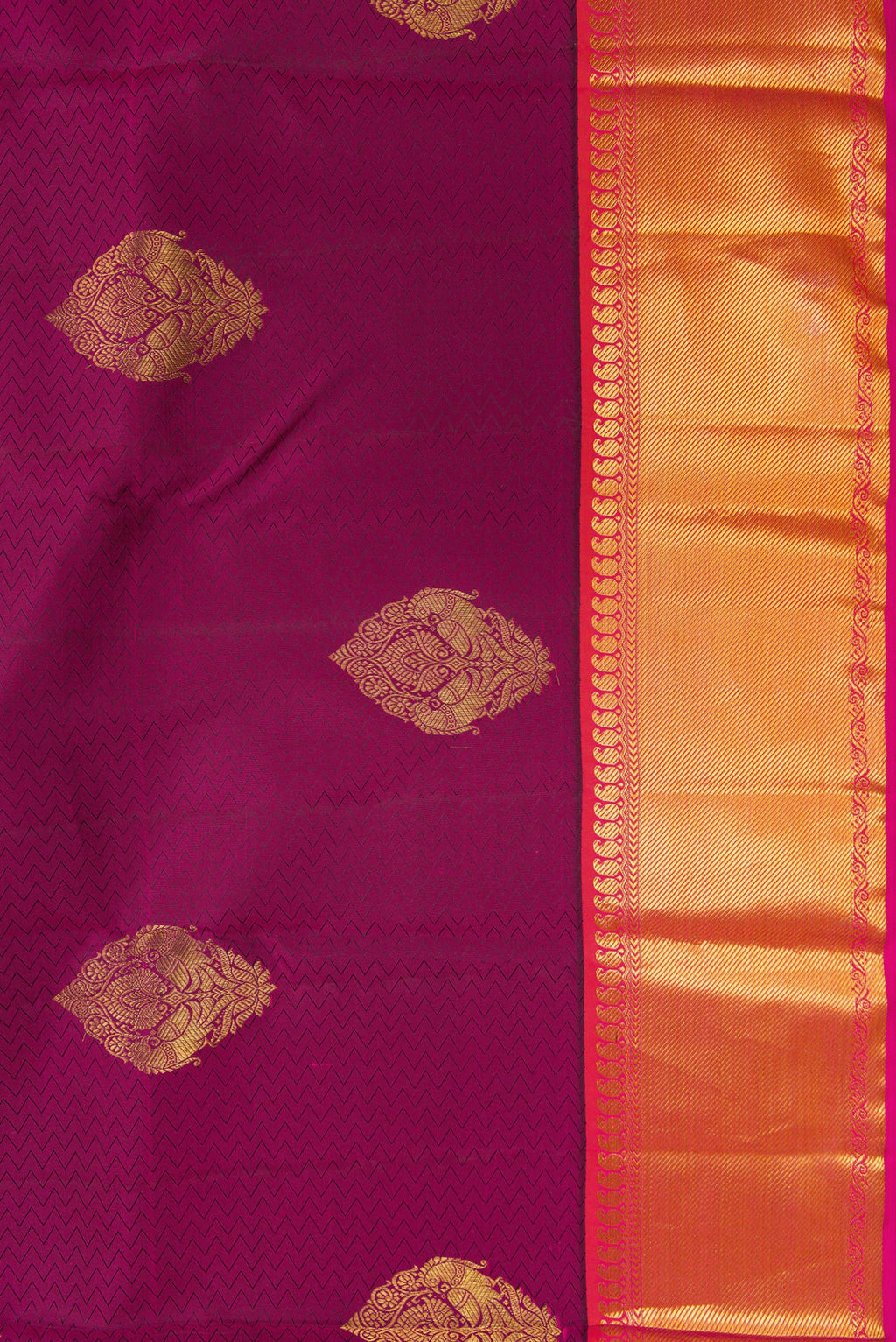 Border image of Purple Dual Tone Kanjivaram Silk Nine Yards Saree with Jacquard With Zari Butta on the body and Zari Border. 