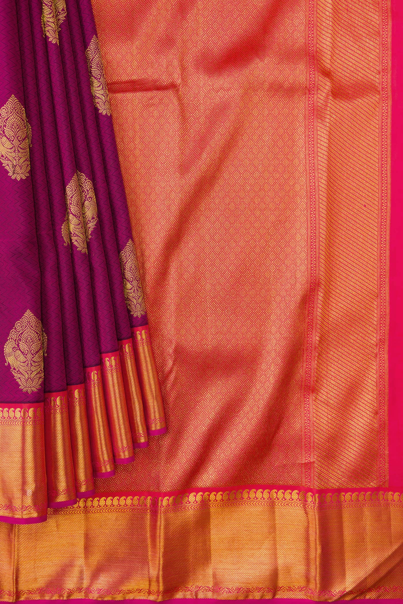 Pleats and pallu of Purple Dual Tone Kanjivaram Silk Nine Yards Saree with Jacquard With Zari Butta on the body and Zari Border. 