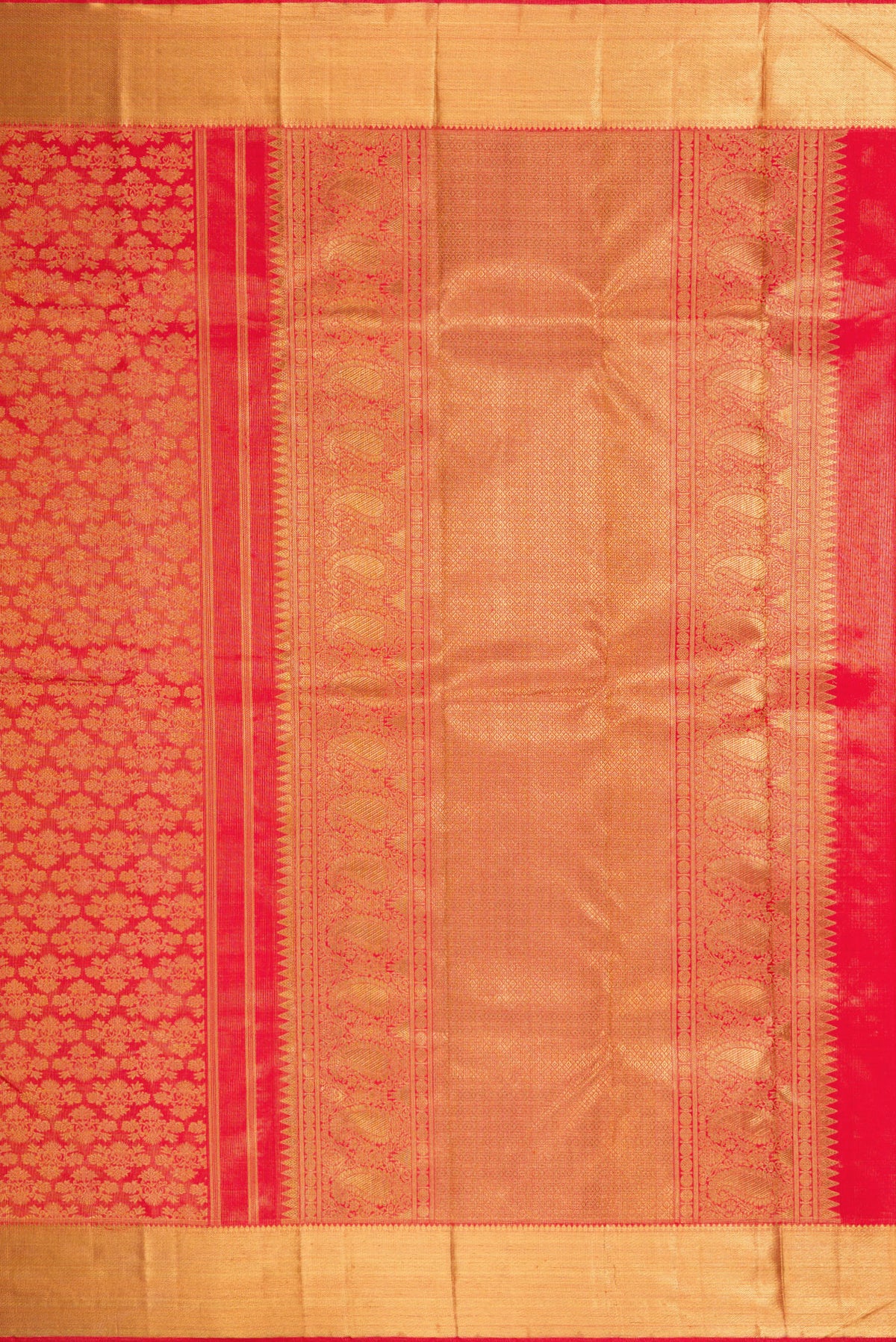 Close up image of the pallu of Pure Silk Pure Zari Red Dual Tone Kanjivaram Saree with Zari Brocade on the body and Zari Border. 
