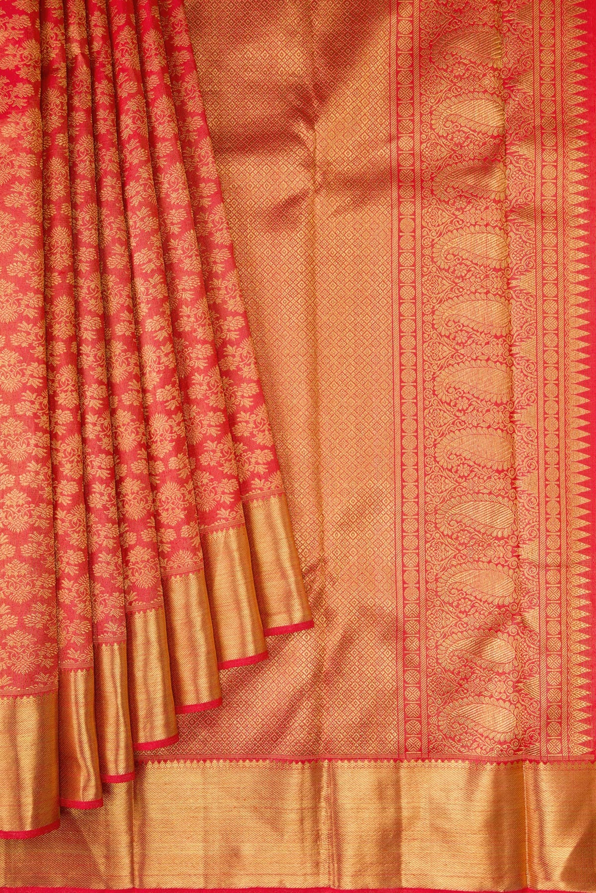 Pleats and pallu of Pure Silk Pure Zari Red Dual Tone Kanjivaram Saree with Zari Brocade on the body and Zari Border. 