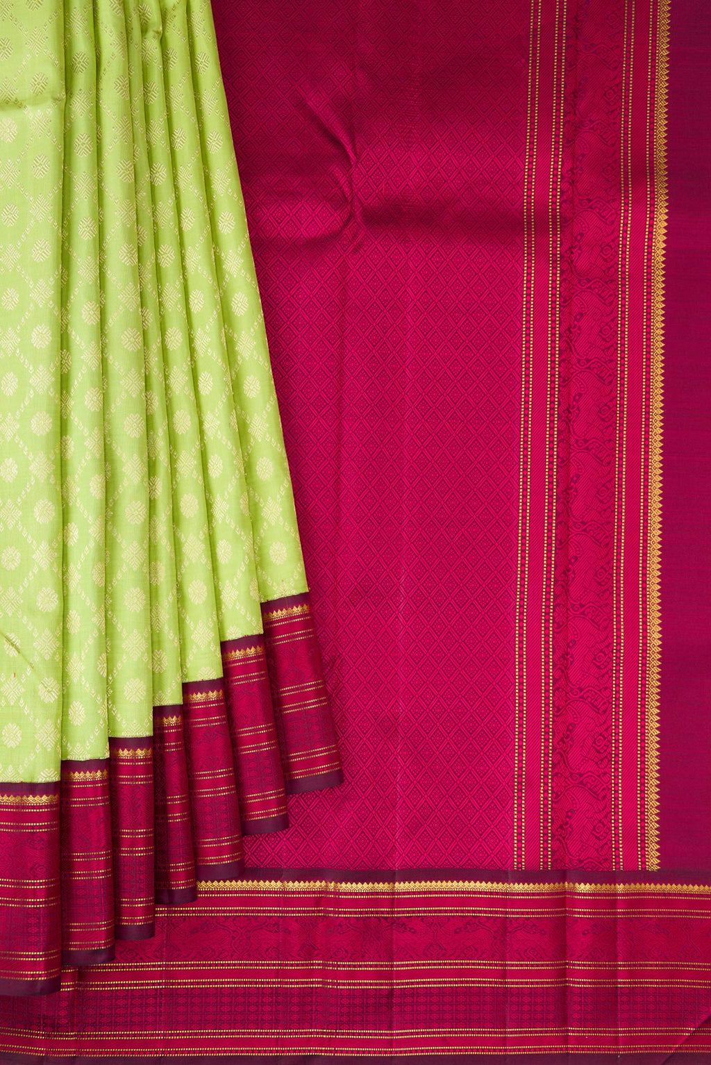 Pleats and pallu of Light Green Dual Tone Kanchipuram Silk Saree with Zari Brocade on the body and Zari And Thread Border. 