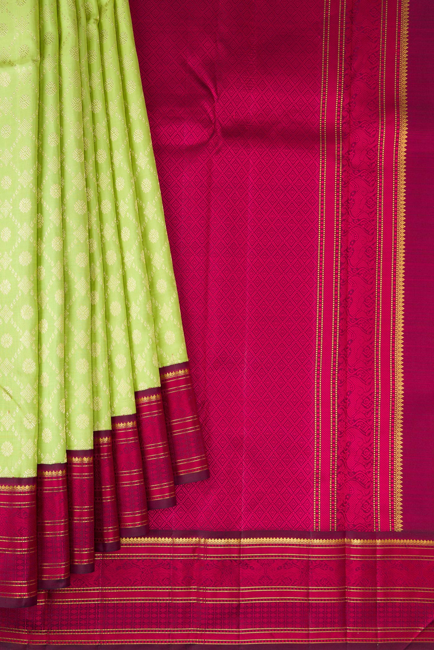 Pleats and pallu of Light Green Dual Tone Kanchipuram Silk Saree with Zari Brocade on the body and Zari And Thread Border. 