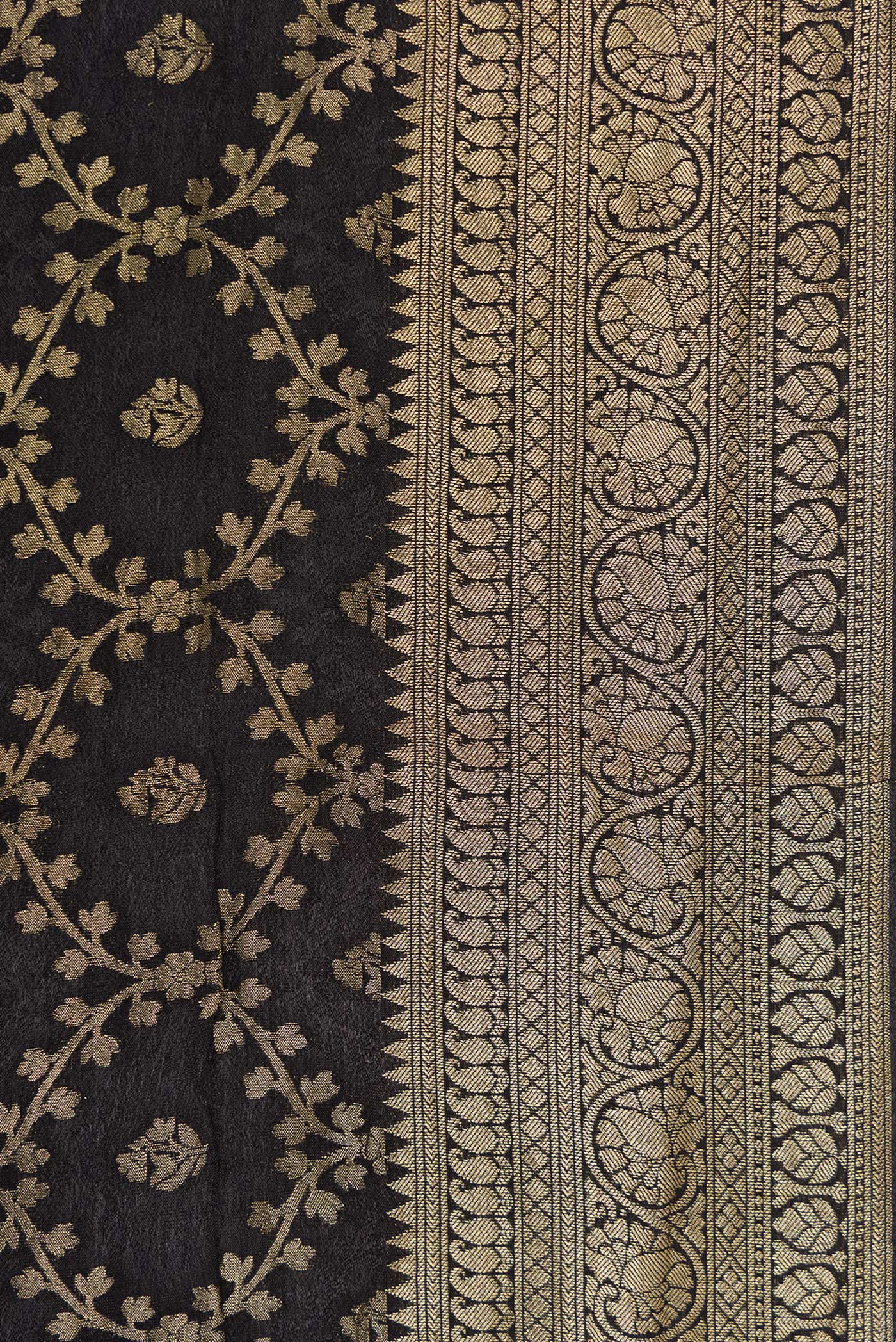 Border image of Black Dual Tone Mysore Georgette Saree with Zari Brocade on the body and Zari Border. 