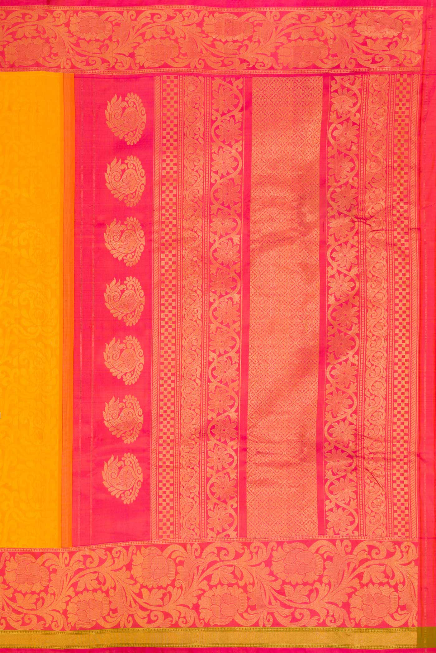 Close up image of the pallu of Mustard Dual Tone Gadwal Silk Saree with Zari Butta on the body and Zari Border