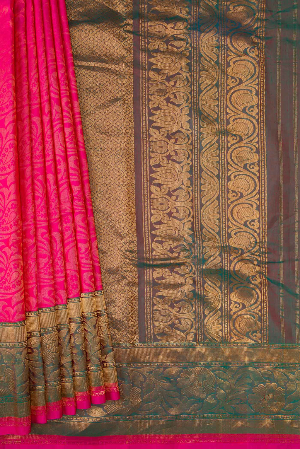 Pleats and pallu of Pink Dual Tone Gadwal Silk Saree with Zari Brocade on the body and Zari Border