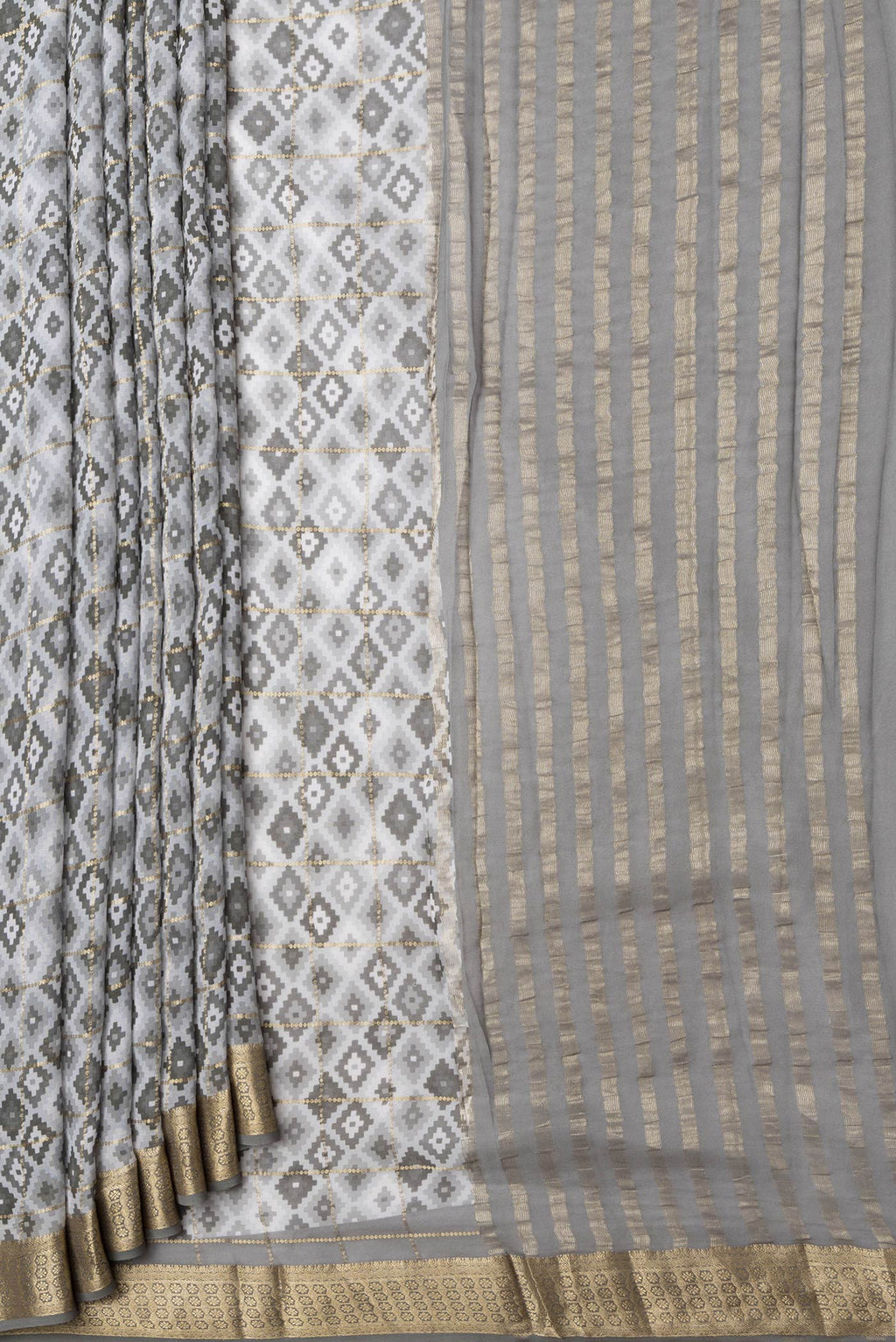 Pleats and pallu of Grey Dual Tone Mysore Georgette Saree with Checked design on the body and Zari Border. 