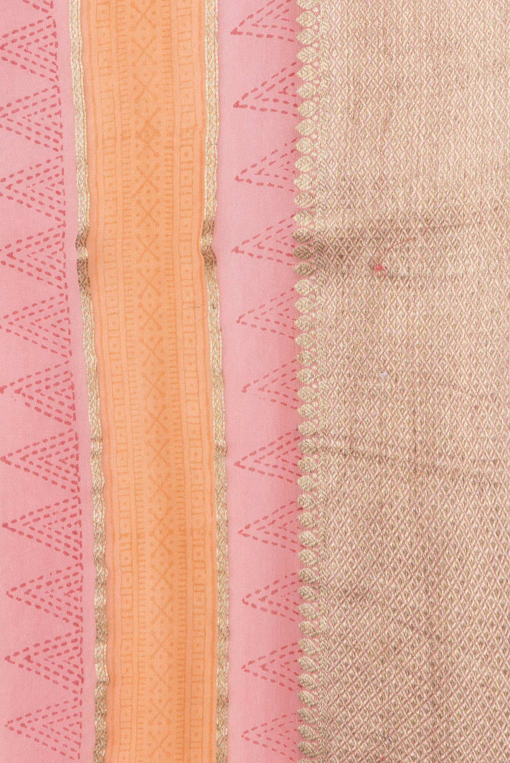 Border image of Pink Dual Tone Mysore Georgette Saree with Printed design on the body and Zari Border. 