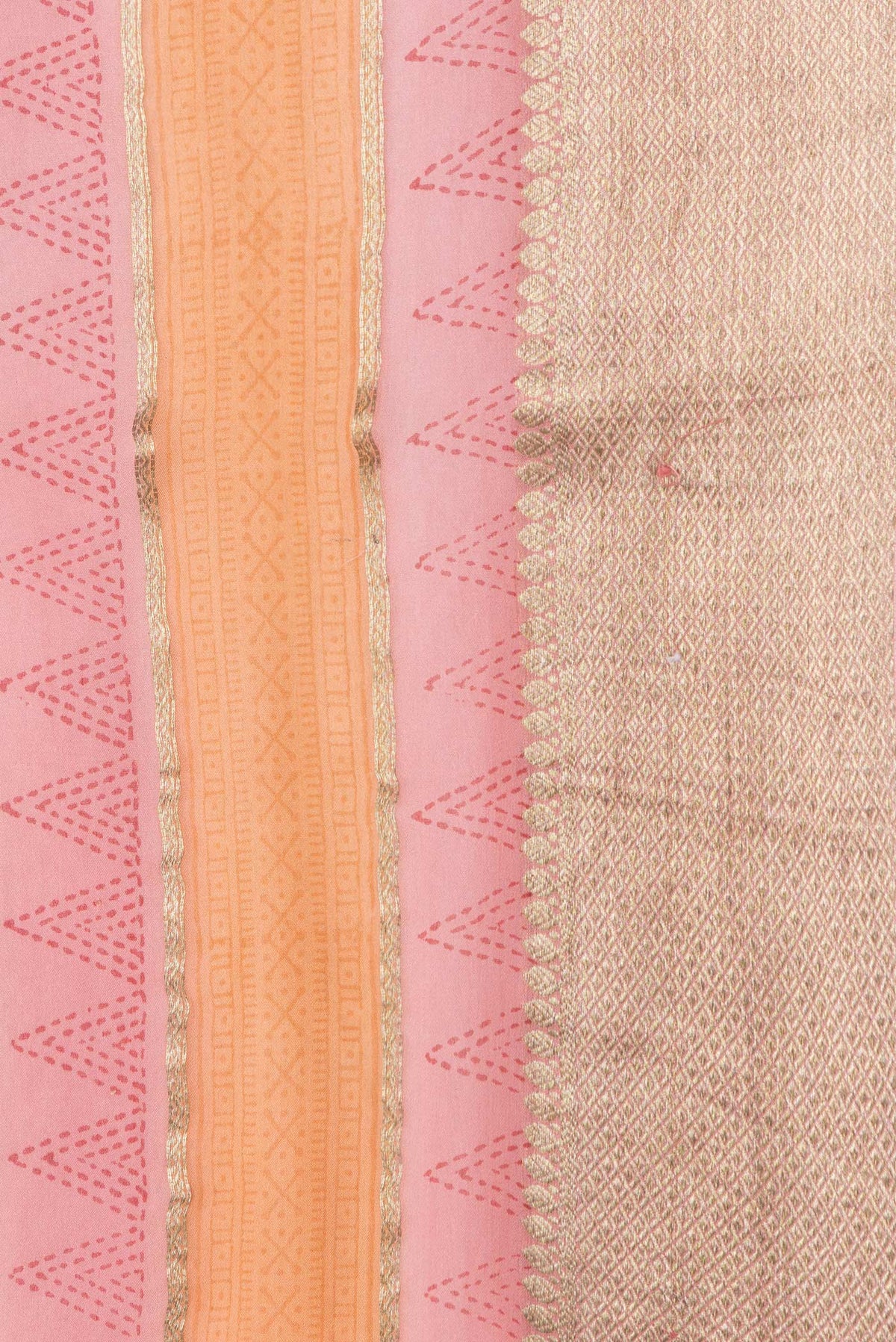 Border image of Pink Dual Tone Mysore Georgette Saree with Printed design on the body and Zari Border. 