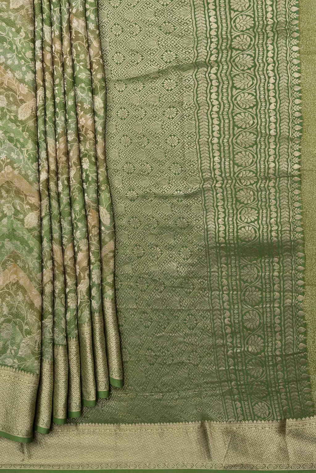 Pleats and pallu of Green Mysore Crepe Saree with Zari Brocade on the body and Zari Border