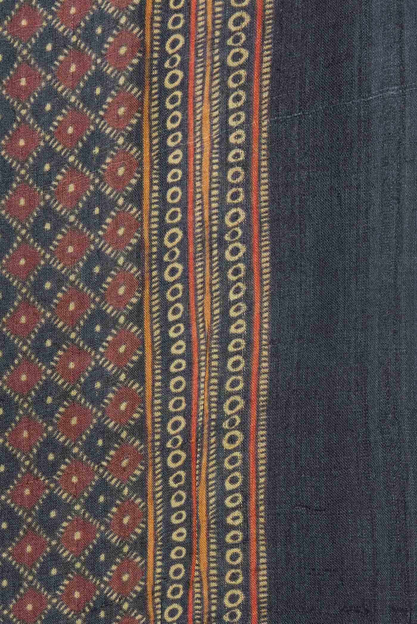 Border image of Grey Dual Tone Tussar Silk Saree with Printed design on the body and Embroidery Border. 