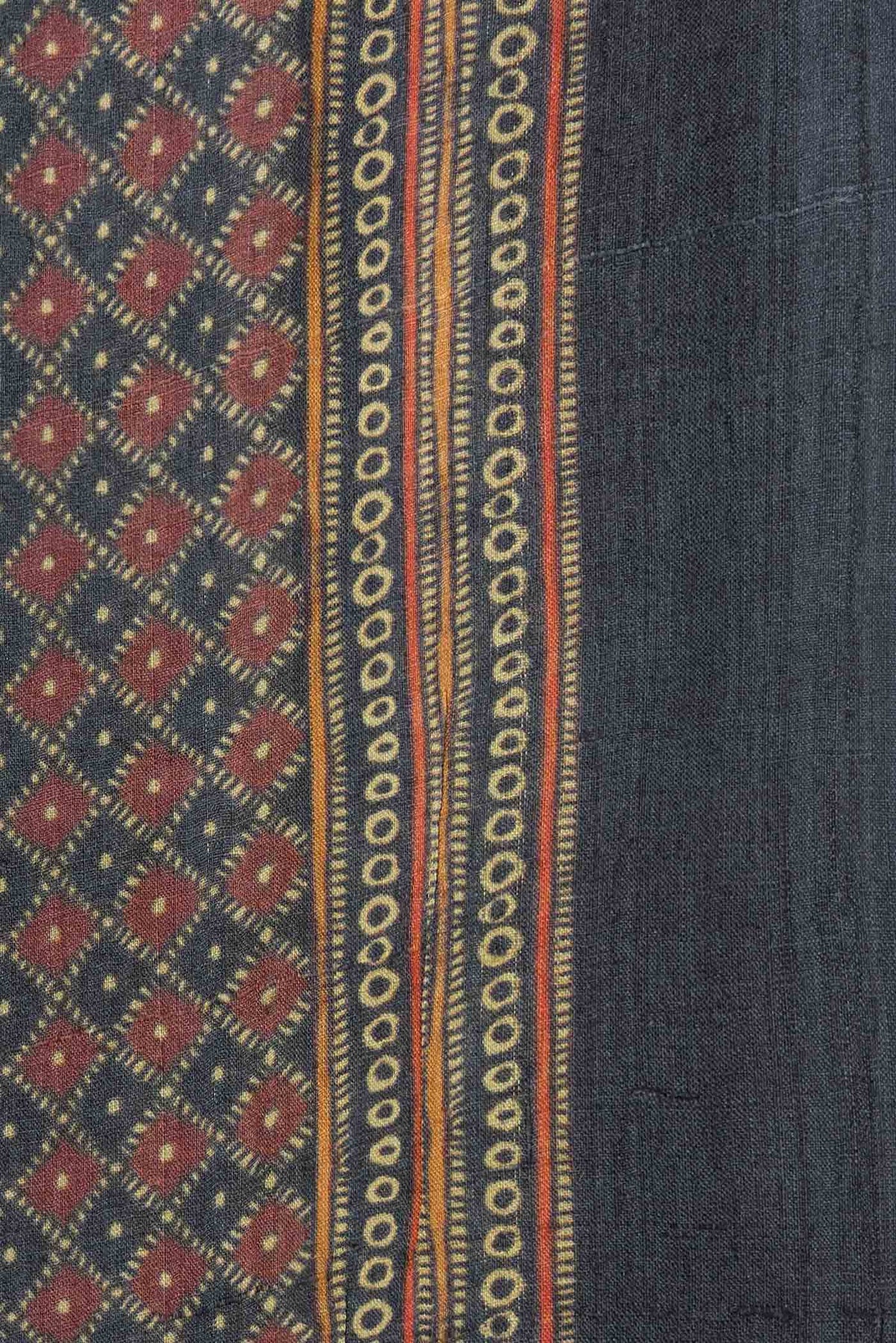 Border image of Grey Dual Tone Tussar Silk Saree with Printed design on the body and Embroidery Border. 