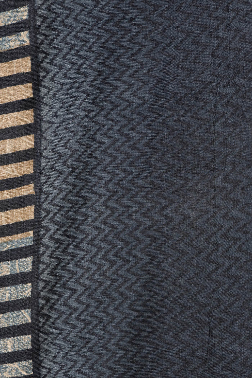 Border image of Black Dual Tone Tussar Silk Saree with Printed design on the body and Printed Border. 