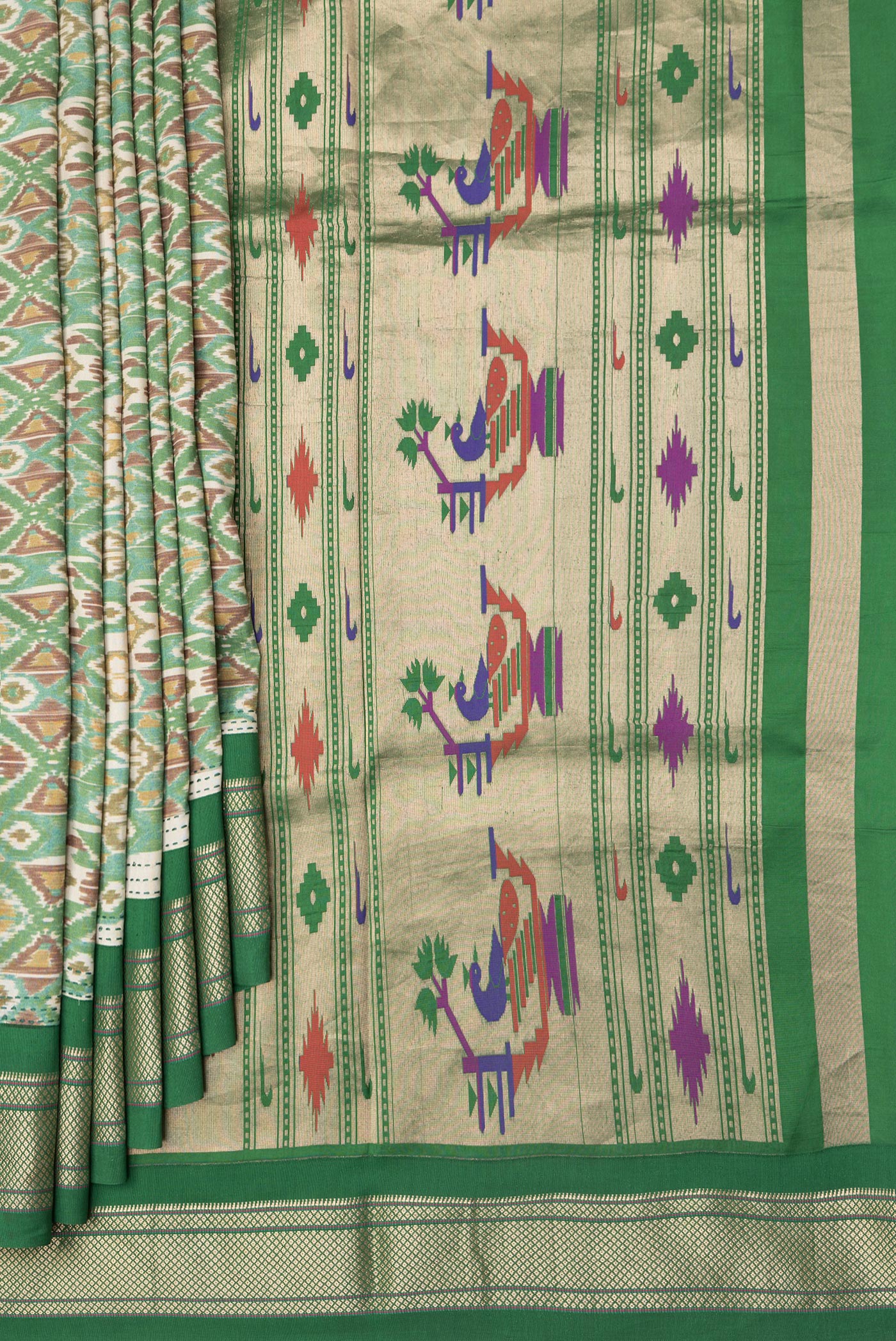 Pleats and pallu of Green Dual Tone Paithani Silk Saree with Ikat Print on the body and Paithani Border. 